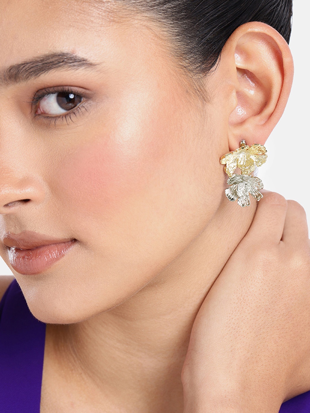 

DressBerry Contemporary Drop Earrings, Gold
