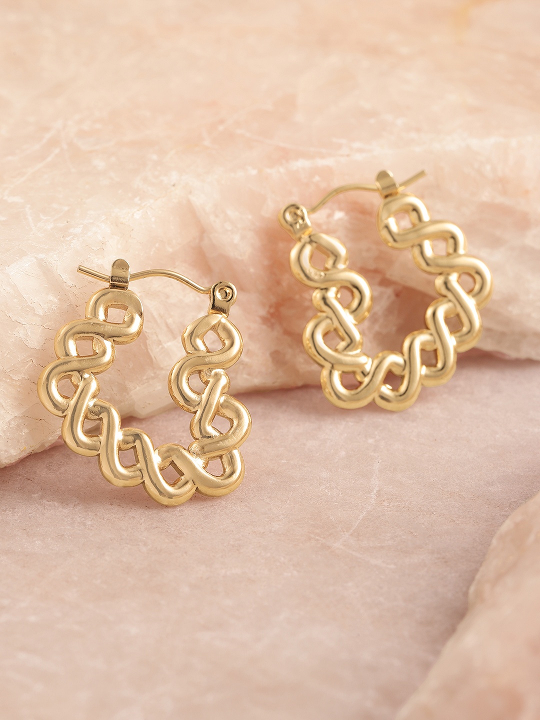 

DressBerry Contemporary Mini Hoop Earrings, Gold