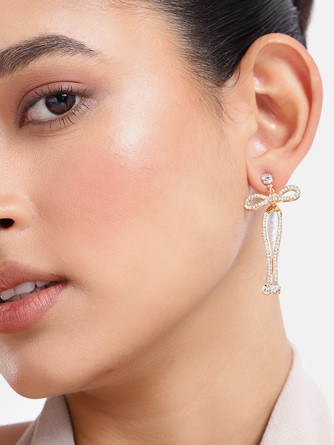 

DressBerry Contemporary Drop Earrings, Gold