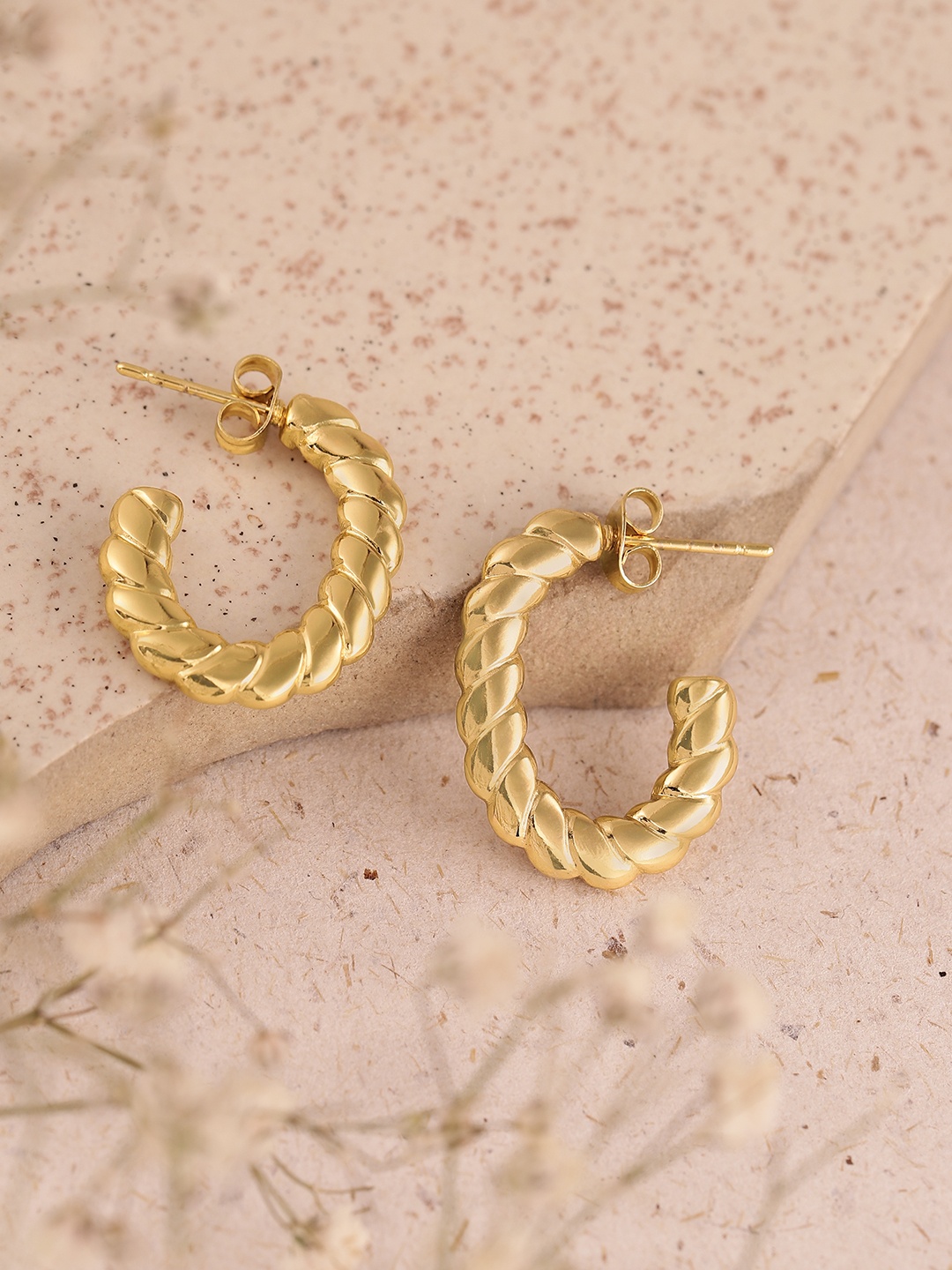 

DressBerry Oval Half Hoop Earrings, Gold