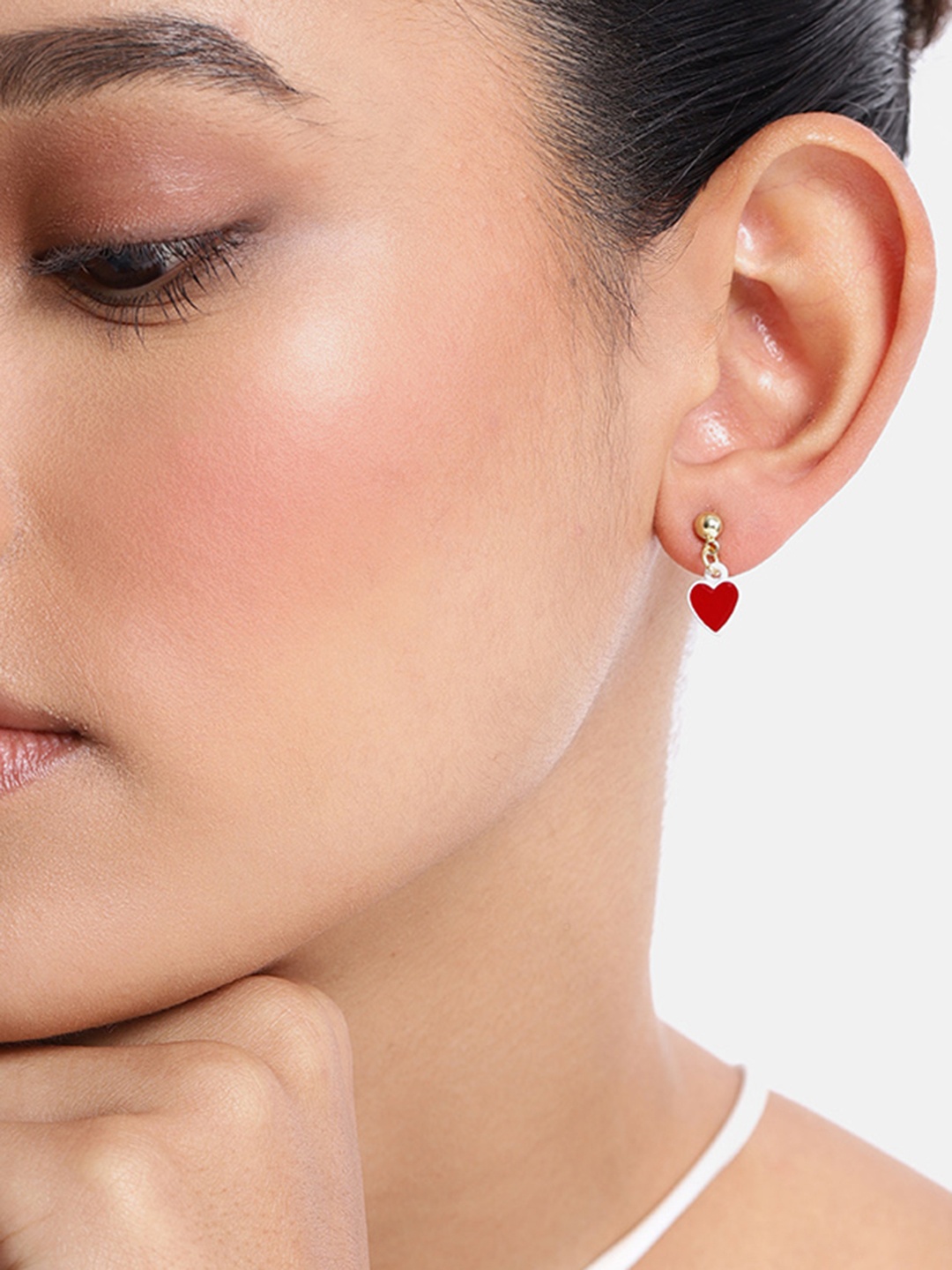 

DressBerry Contemporary Drop Earrings, Red