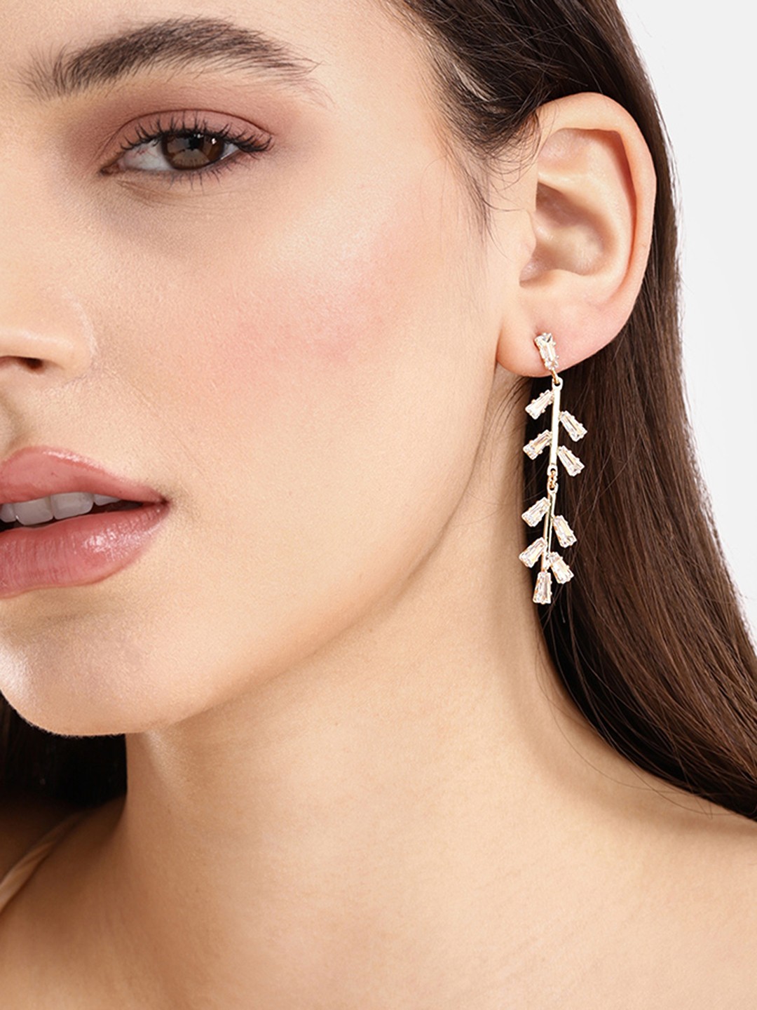 

DressBerry Contemporary Drop Earrings, Gold