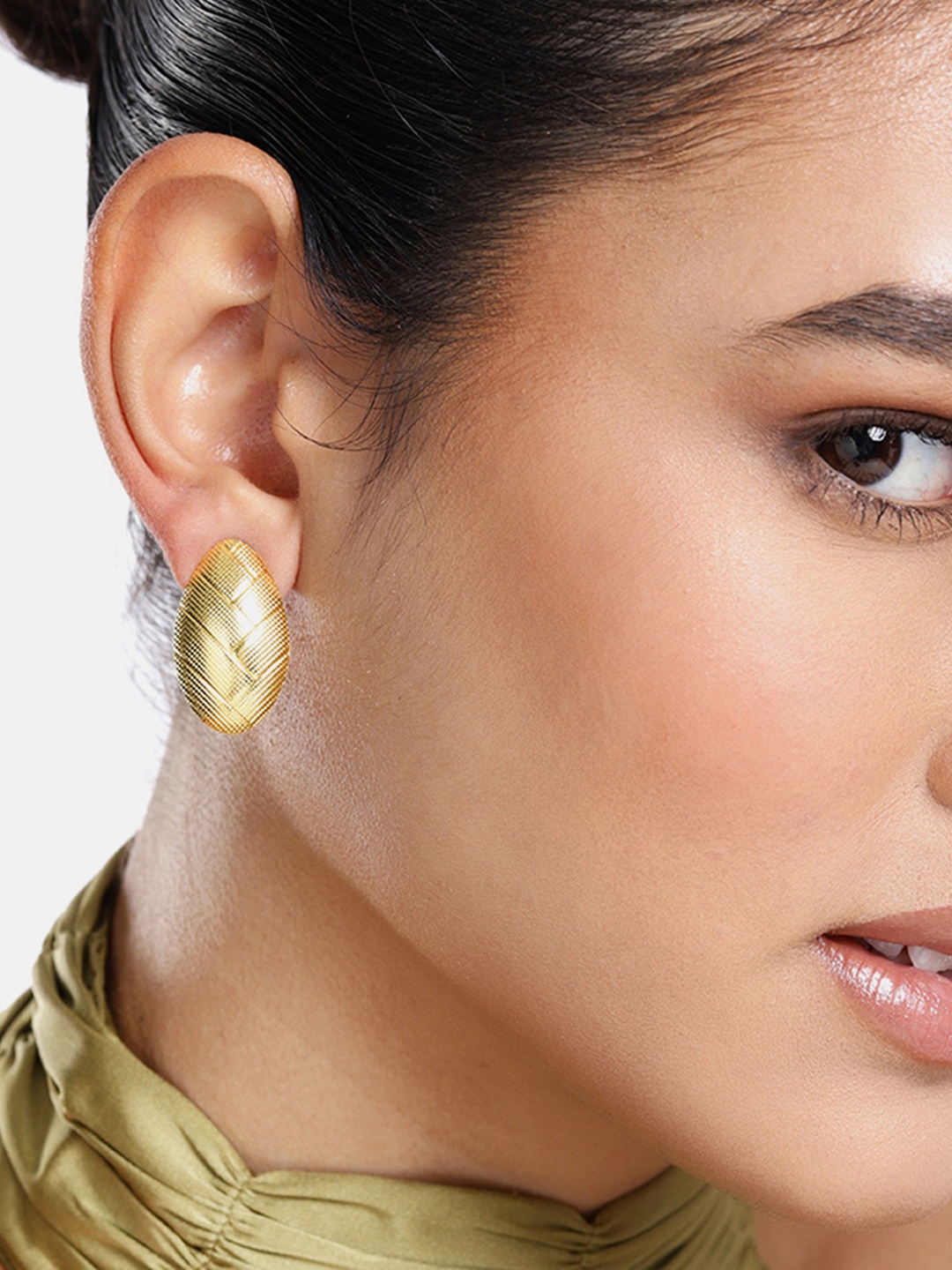 

DressBerry Teardrop Shaped Studs Earrings, Gold