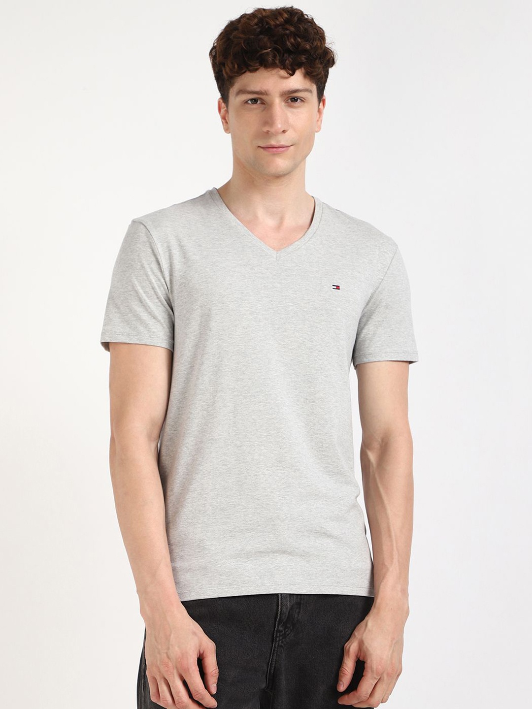 

Tommy Hilfiger Men V-Neck Applique T-shirt, Grey
