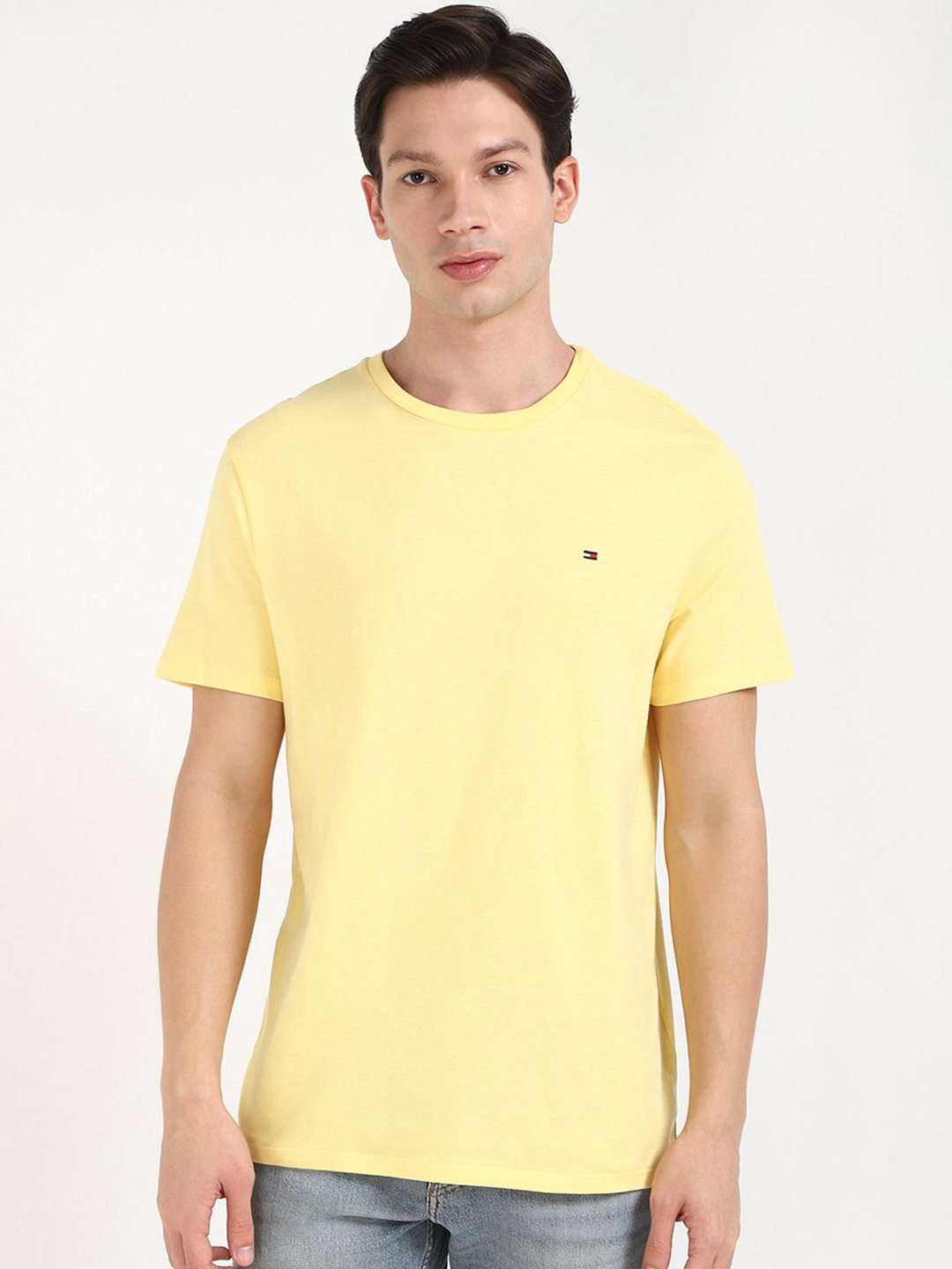 

Tommy Hilfiger Men Applique T-shirt, Yellow