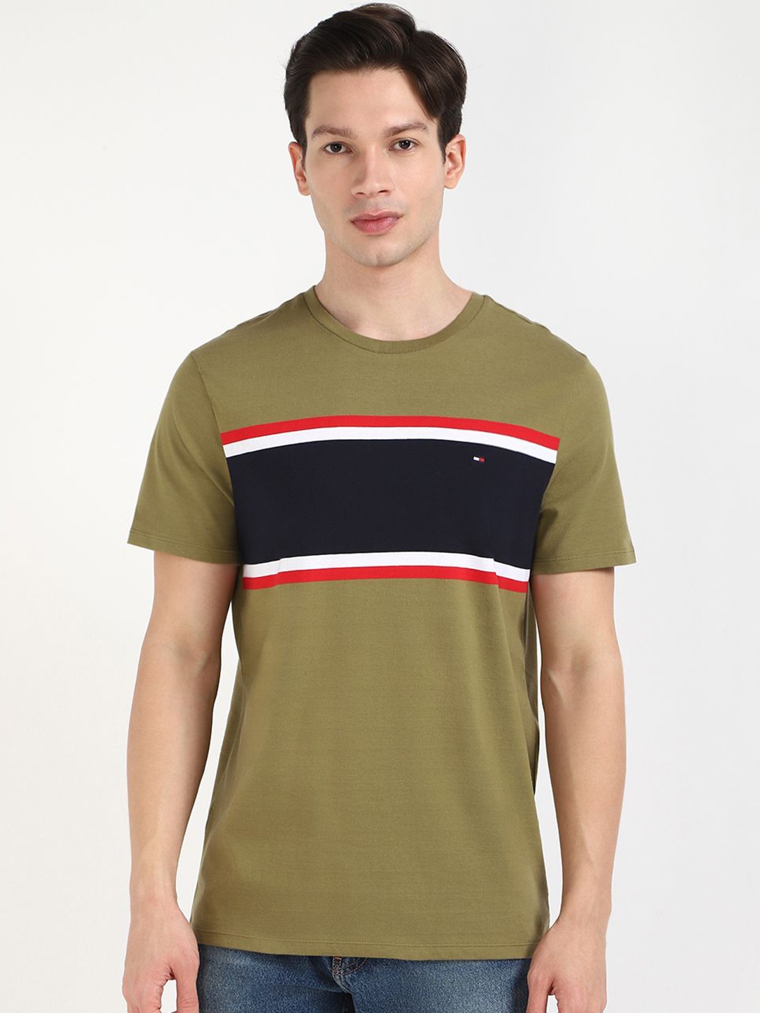 

Tommy Hilfiger Men Striped Pockets T-shirt, Green