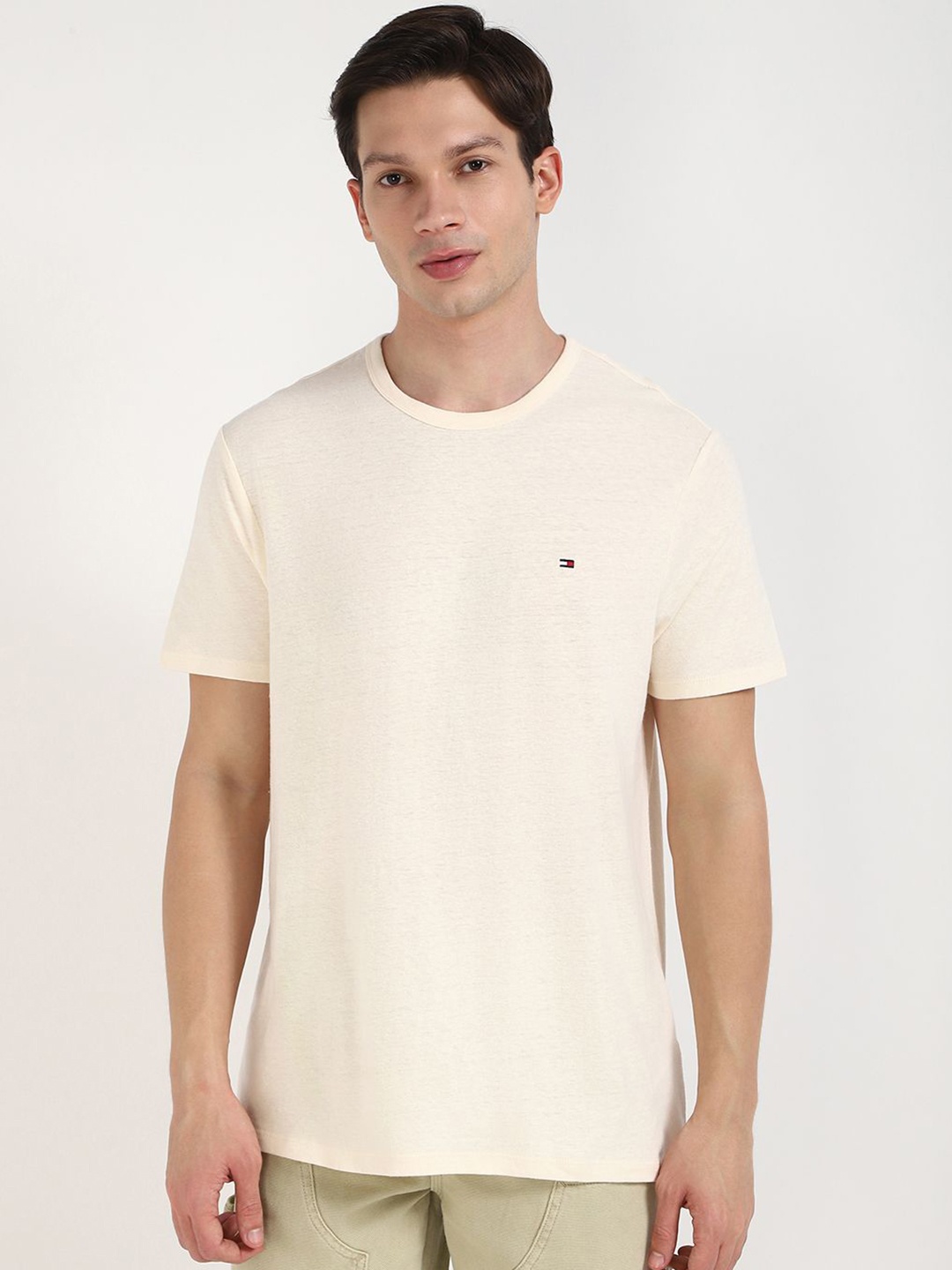 

Tommy Hilfiger Men Cut Outs T-shirt, Off white