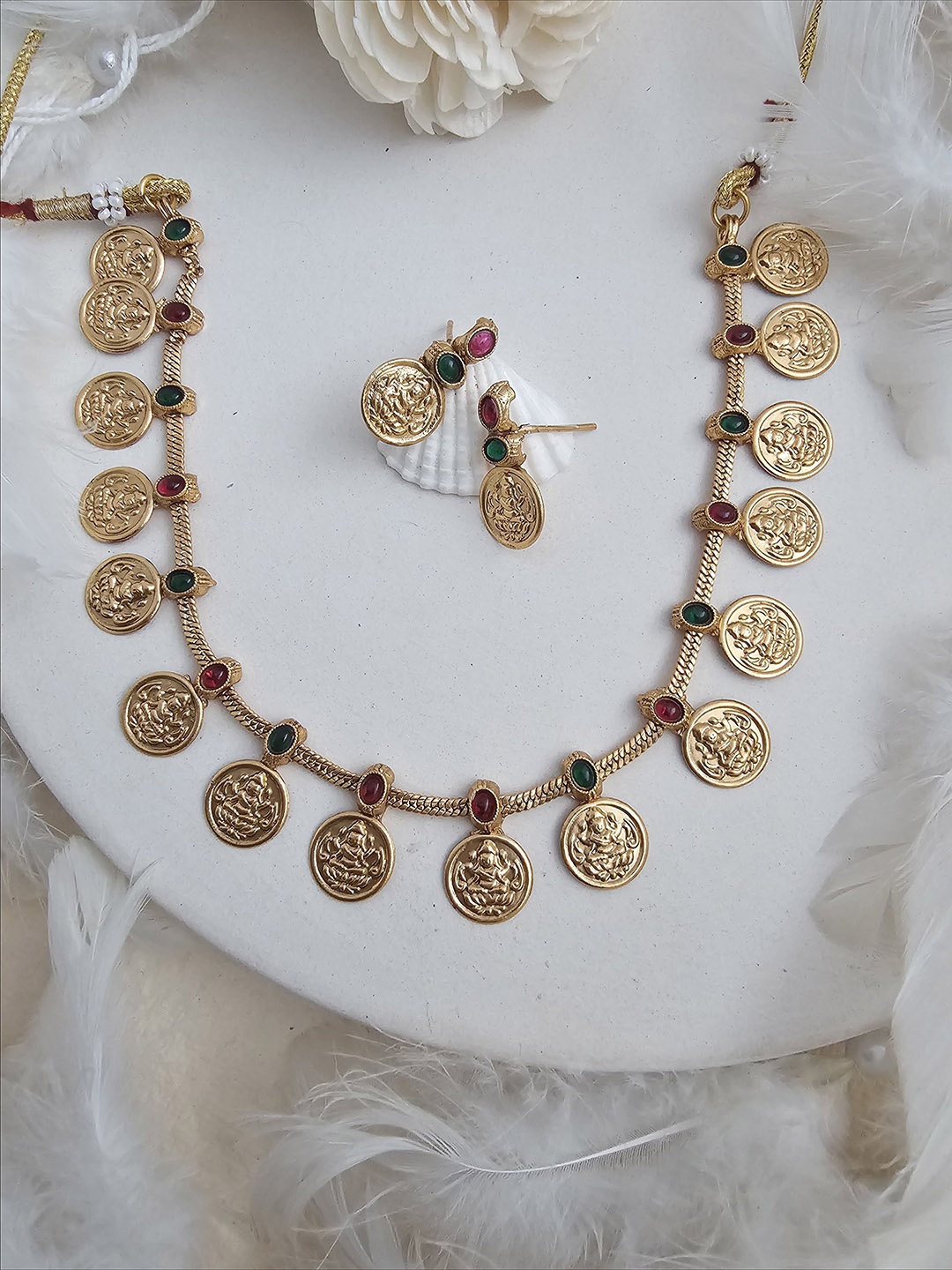 

Binnis Wardrobe Gold Plated Stone Studded Jewellery Set