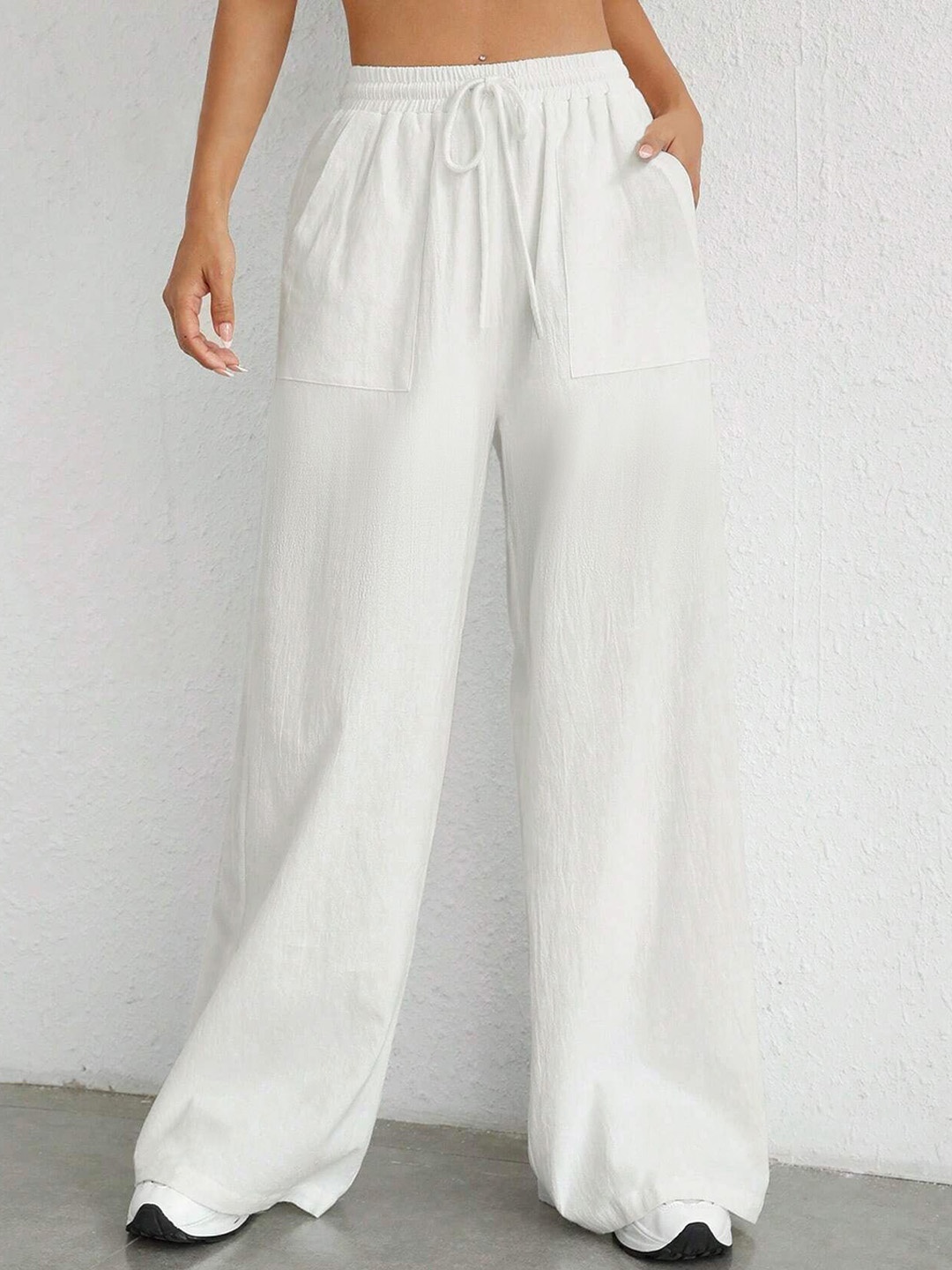 

Stylecast X Slyck Women Comfort Loose Fit High-Rise Pleated Trousers, White