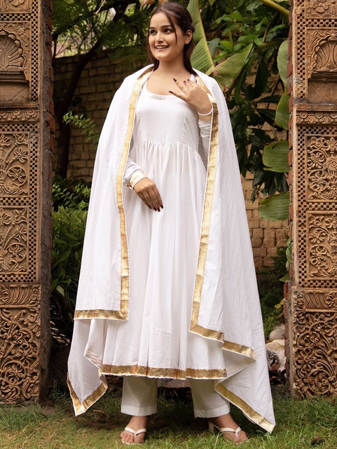 

Pomcha Women Regular Gotta Patti Pure Cotton Kurta with Trousers & With Dupatta, White