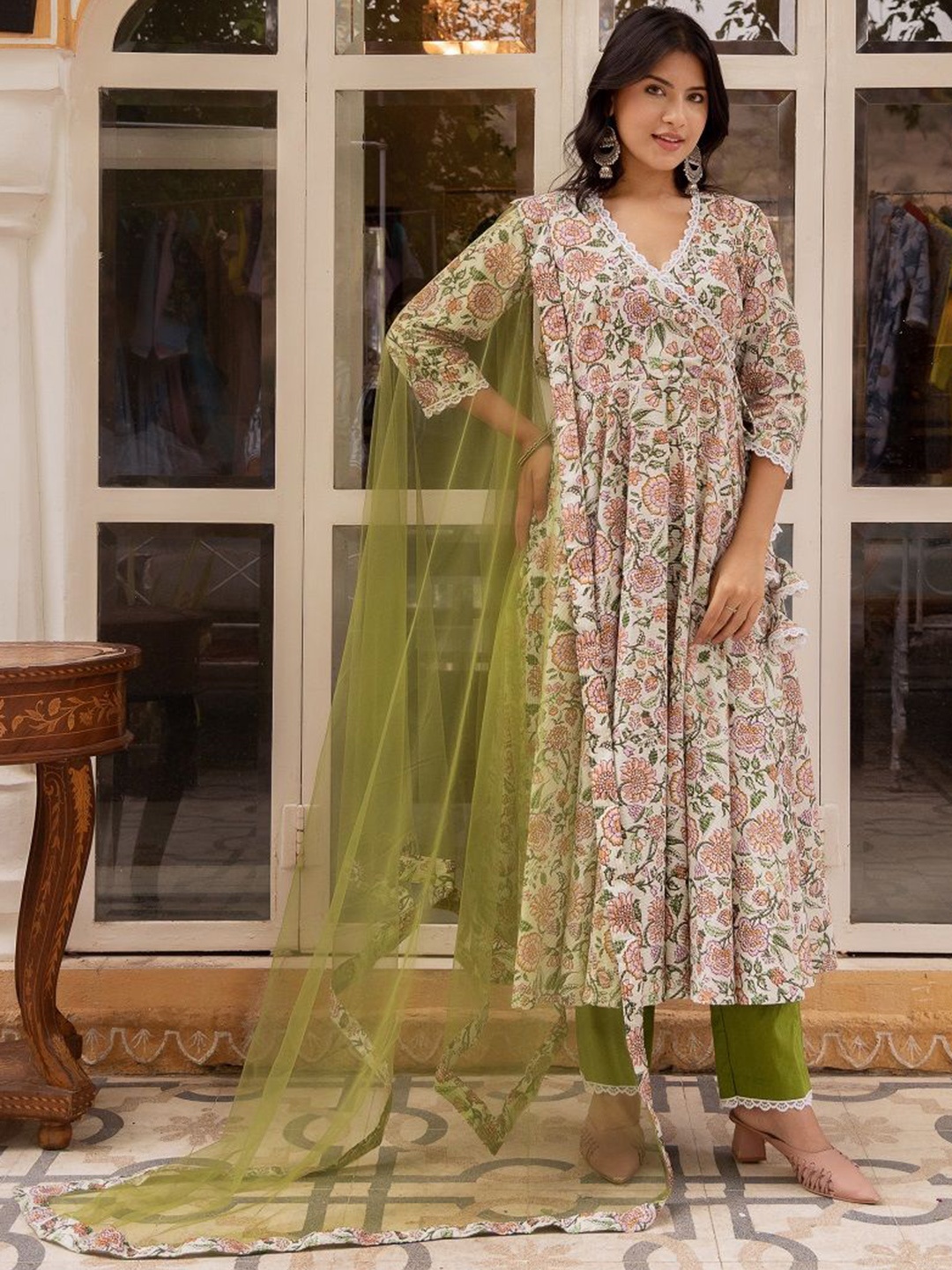 

Pomcha Women Floral Printed Angrakha Pure Cotton Kurta with Trousers & With Dupatta, Cream