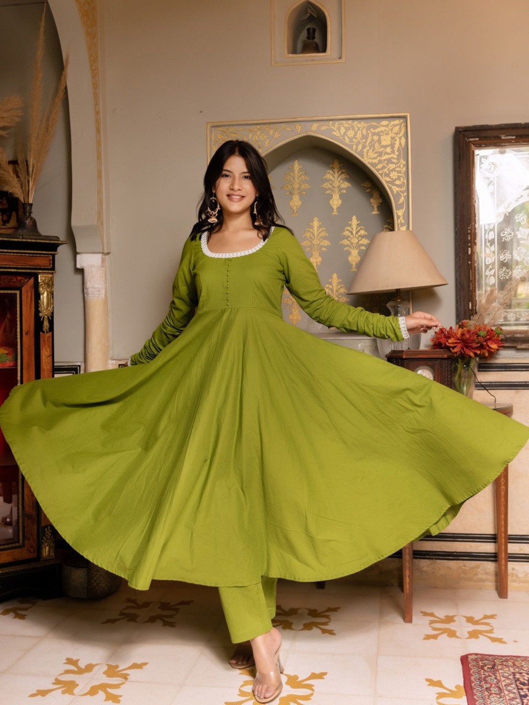 

Pomcha Women Regular Pure Cotton Kurta with Trousers & With Dupatta, Green