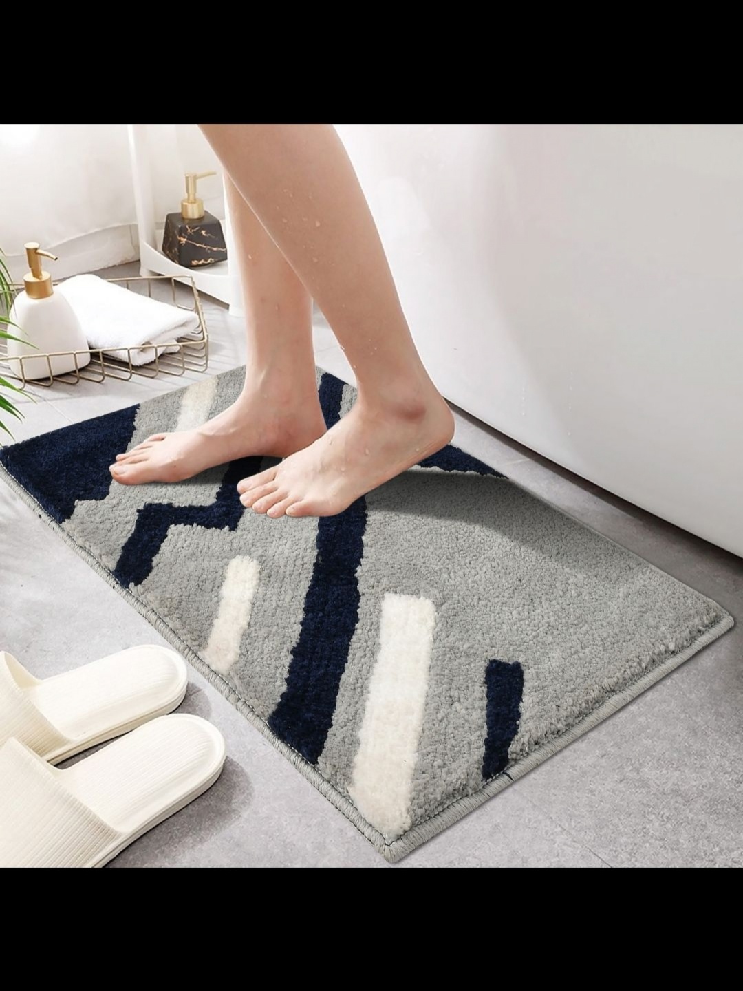 

MAA ME CONCEPT Grey & Navy Blue Zig Zag Design Microfiber Bath Rug