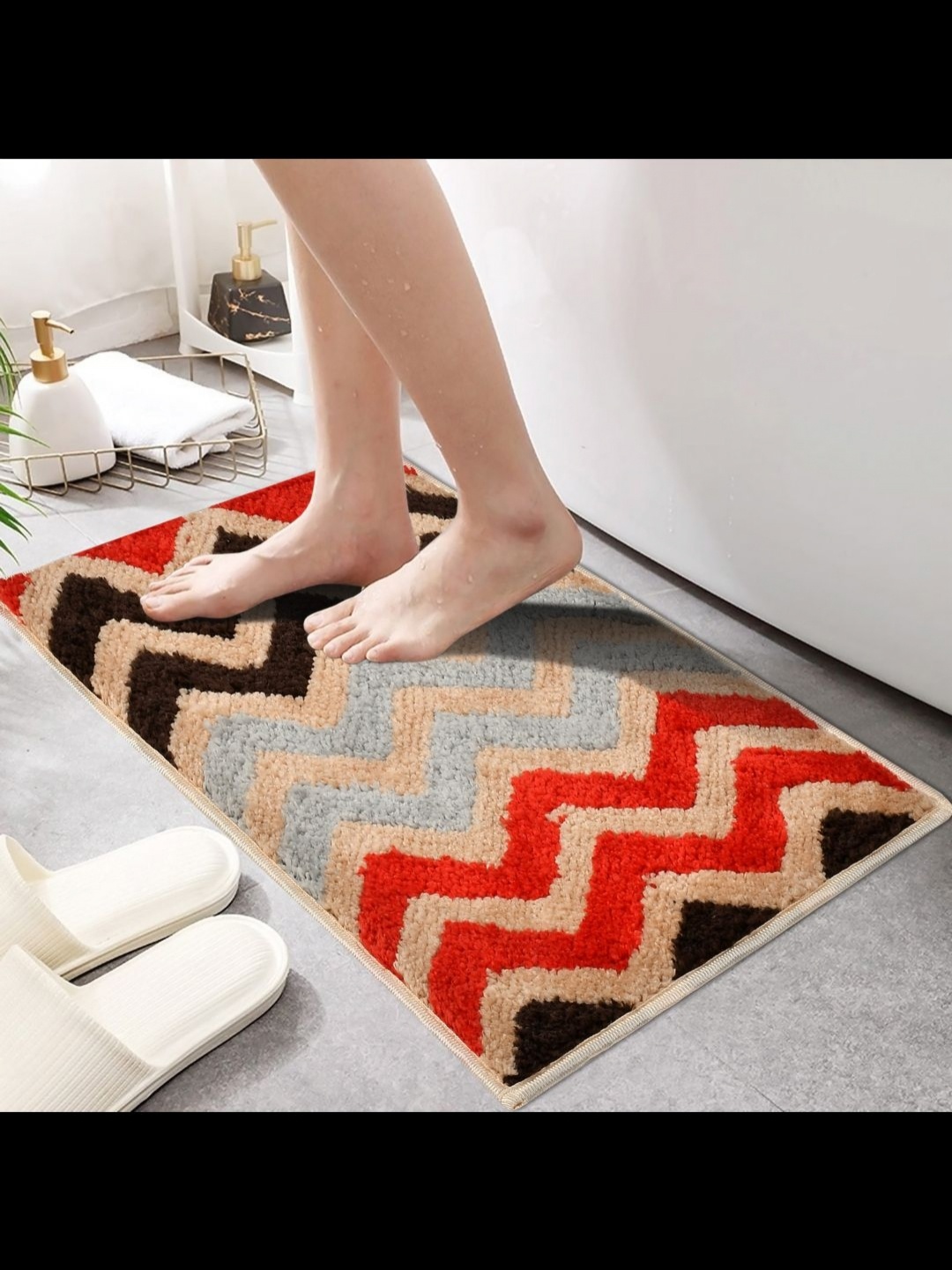 

MAA ME CONCEPT Beige & Red Zig Zag Design Microfiber Bath Rug