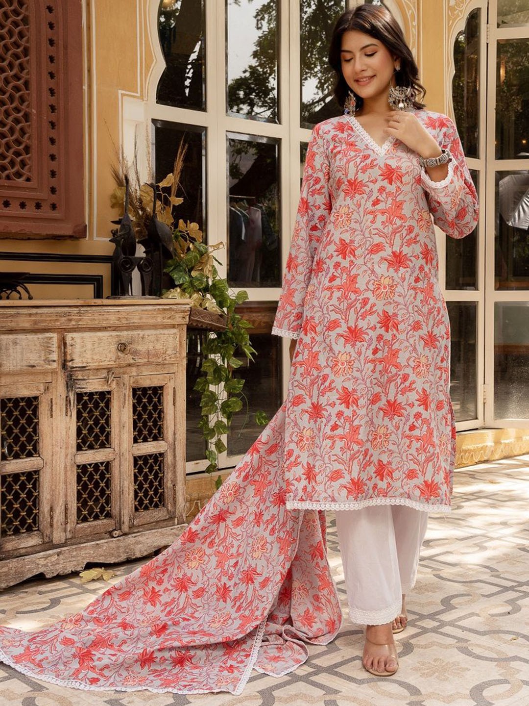 

Pomcha Women Floral Printed Regular Gotta Patti Pure Cotton Kurta with Trousers & With Dupatta, Grey