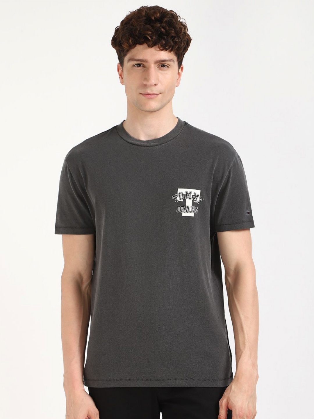 

Tommy Hilfiger Men Printed Applique T-shirt, Black