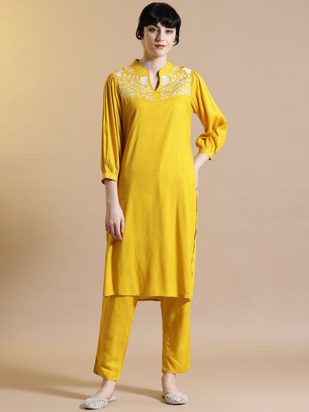 

STYLEBAAZI Floral Yoke Design Mandarin Collar Puffed Sleeves Straight Kurta With Trousers, Mustard