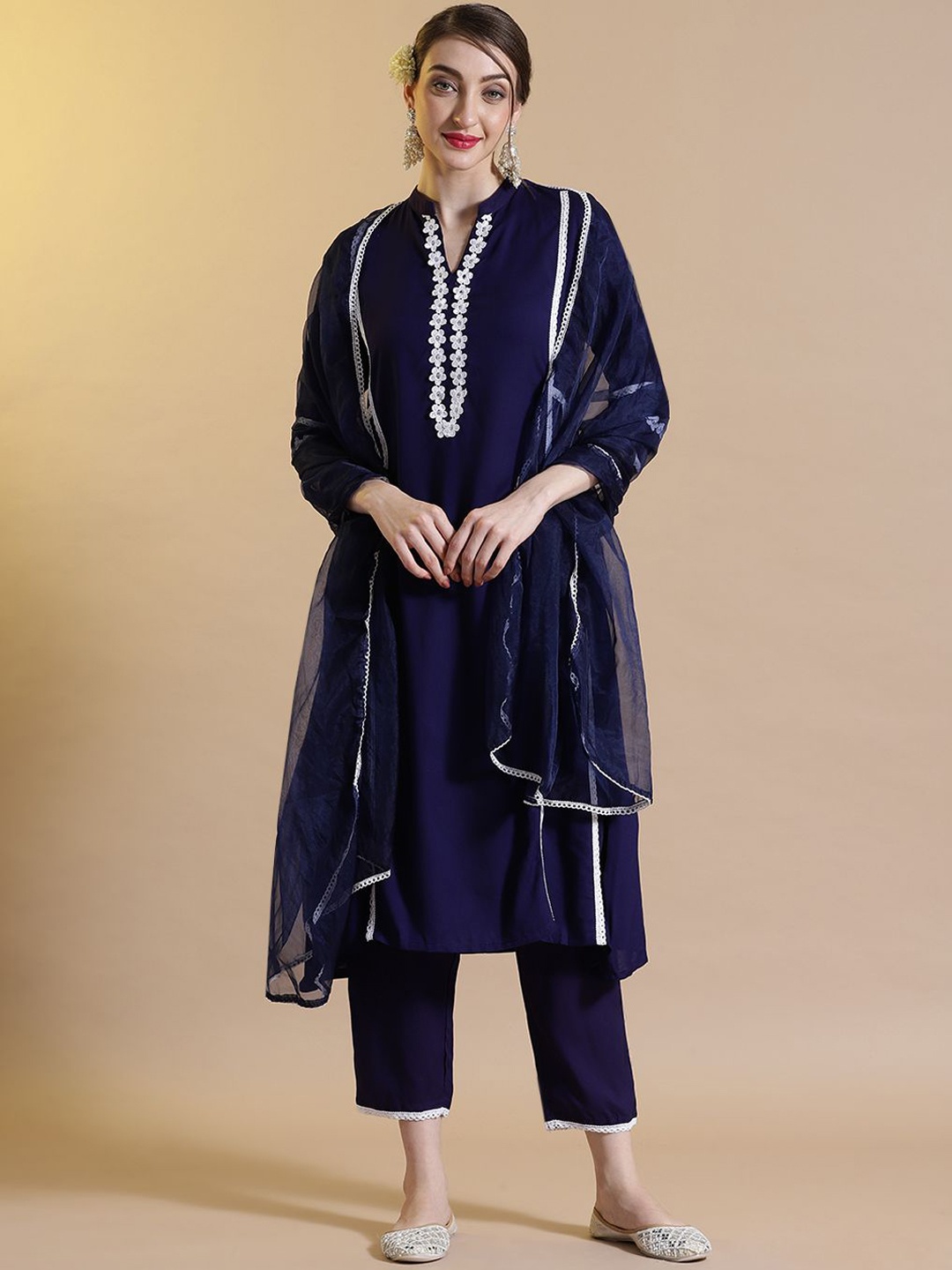 

STYLEBAAZI Floral Yoke Design Thread Work Mandarin Collar Kurta With Trousers And Dupatta, Navy blue