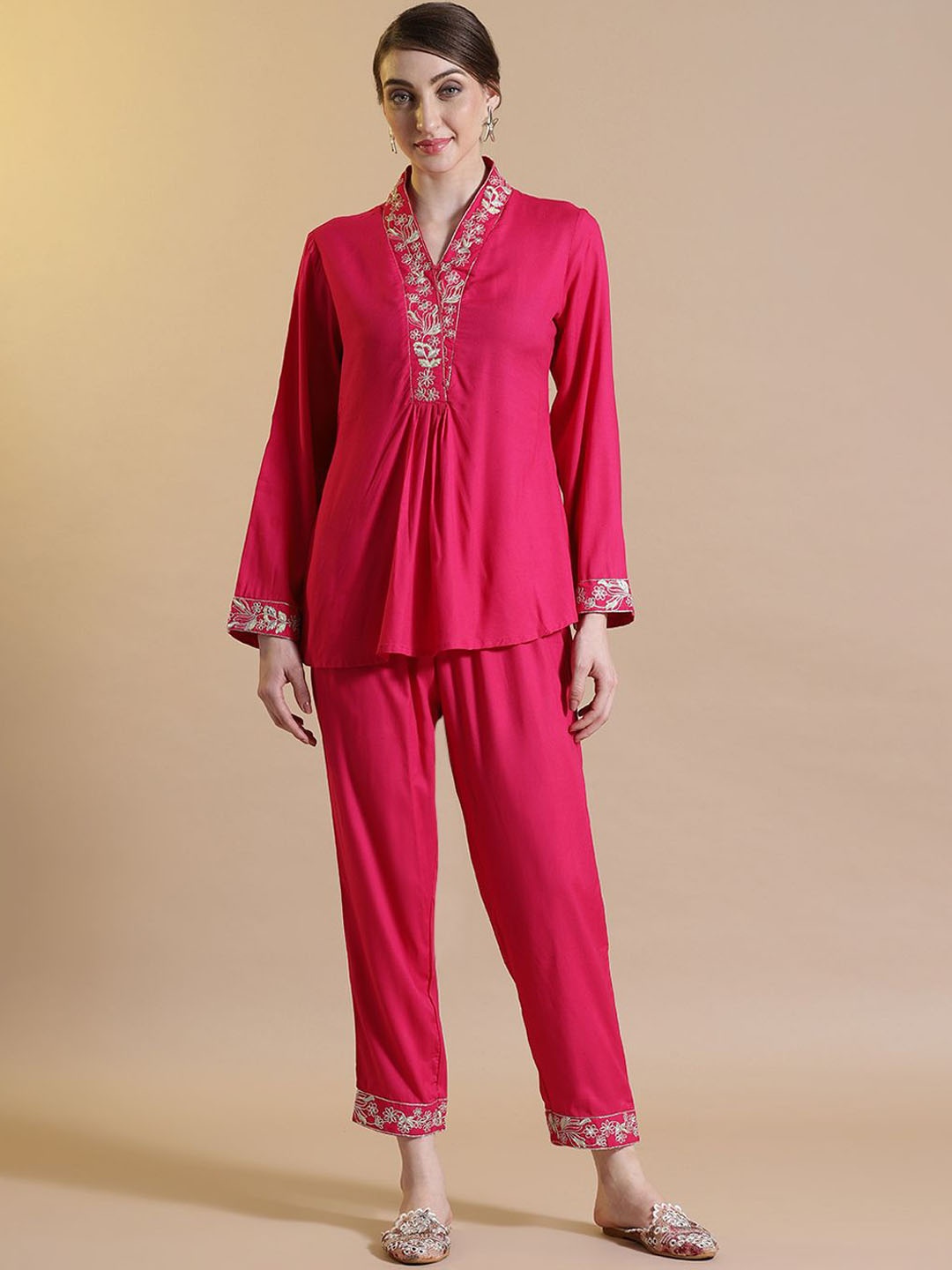 

STYLEBAAZI Floral Embroidered Pure Cotton Straight Kurta With Trouser, Magenta