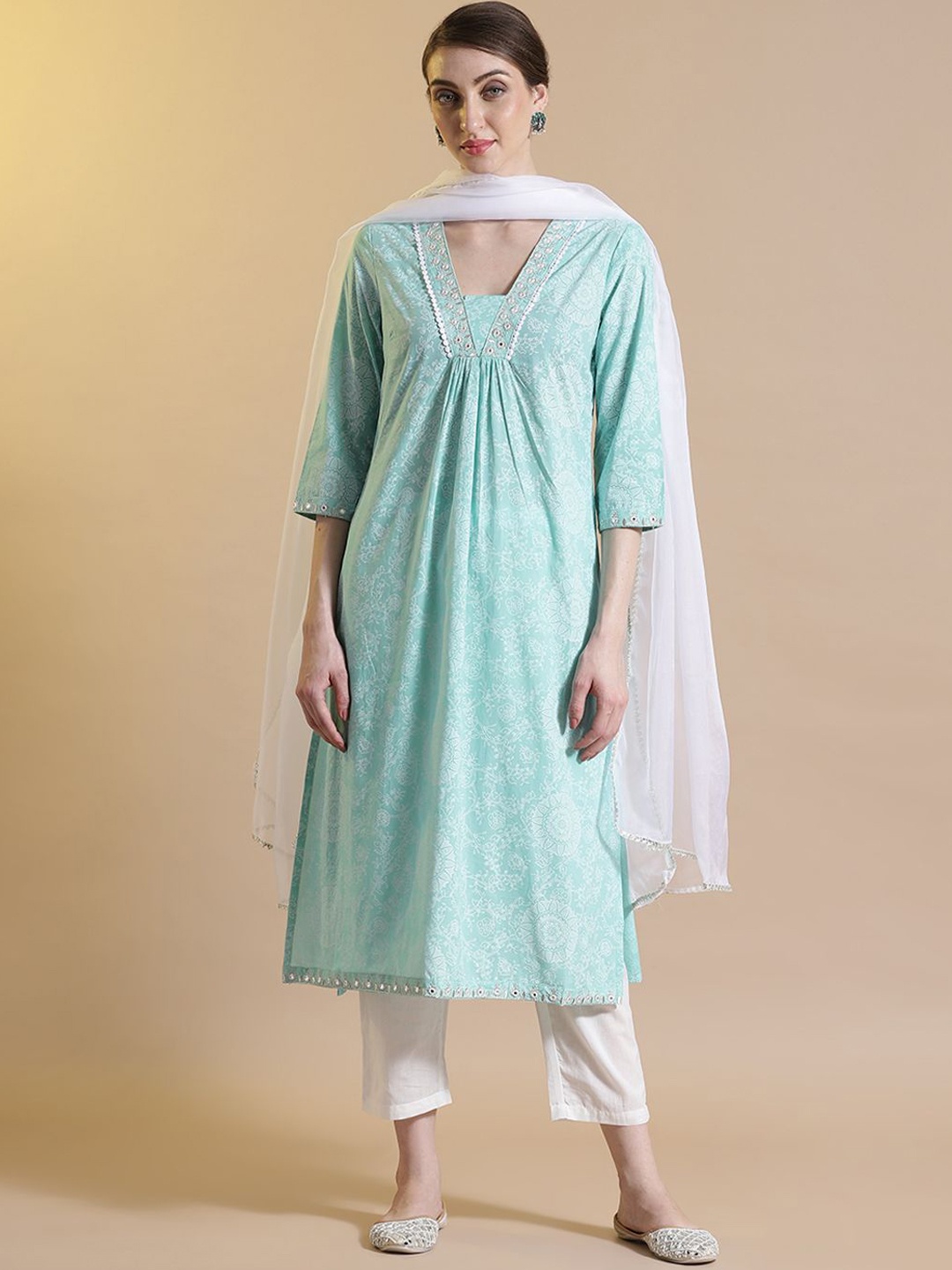 

STYLEBAAZI Floral Printed Pure Cotton Straight Kurta With Trousers And Dupatta, Turquoise blue