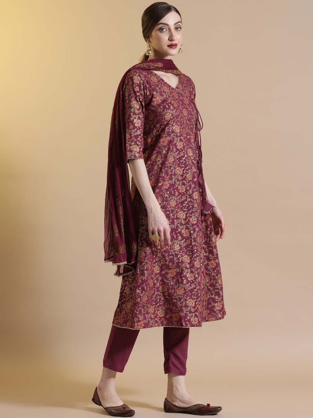 

STYLEBAAZI Women Ethnic Motifs Printed Angrakha Gotta Patti Pure Cotton Kurta with Trousers & With Dupatta, Maroon