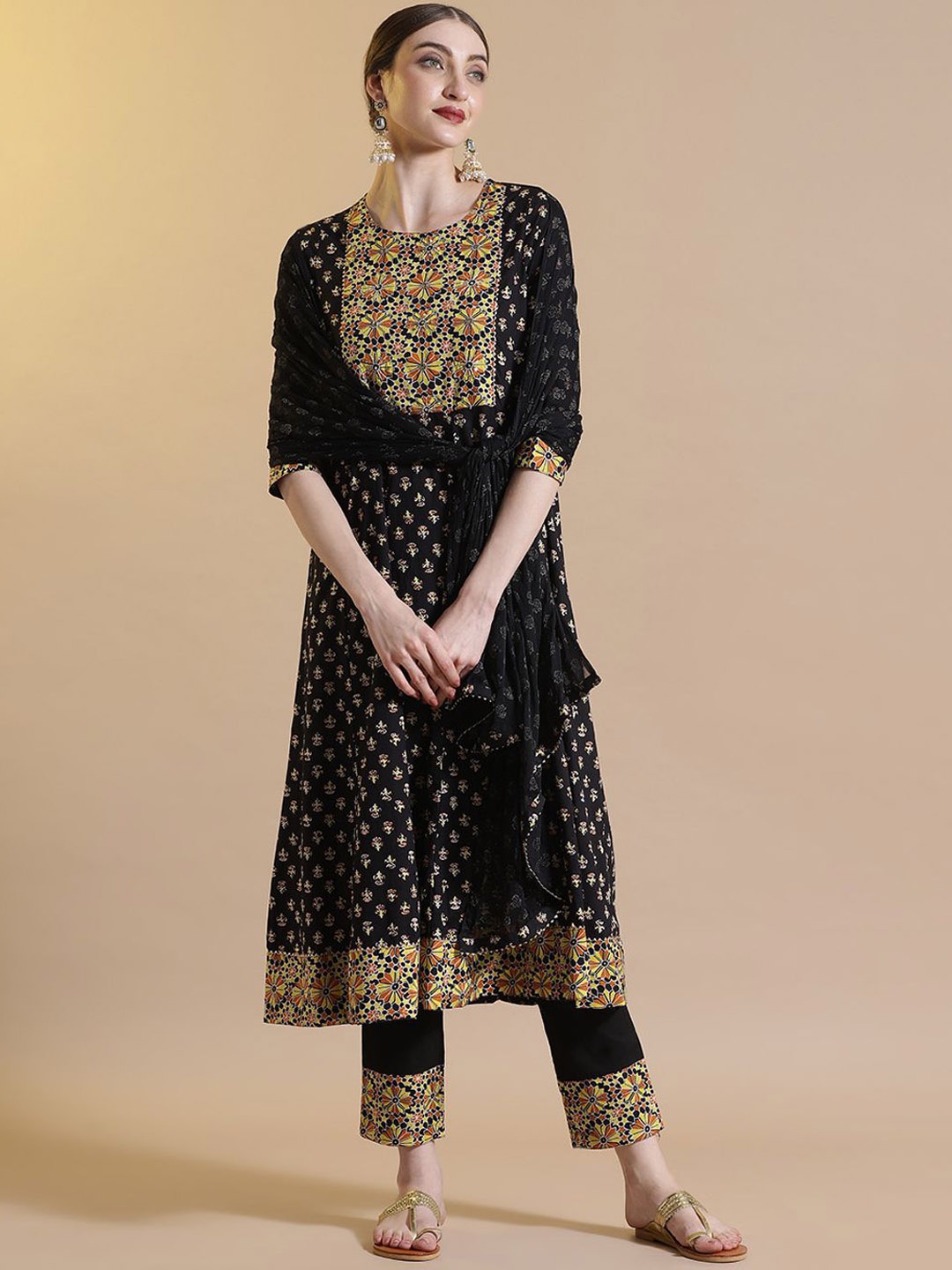 

STYLEBAAZI Floral Embroidered Pure Cotton Straight Kurta With Trouser & Dupatta, Black
