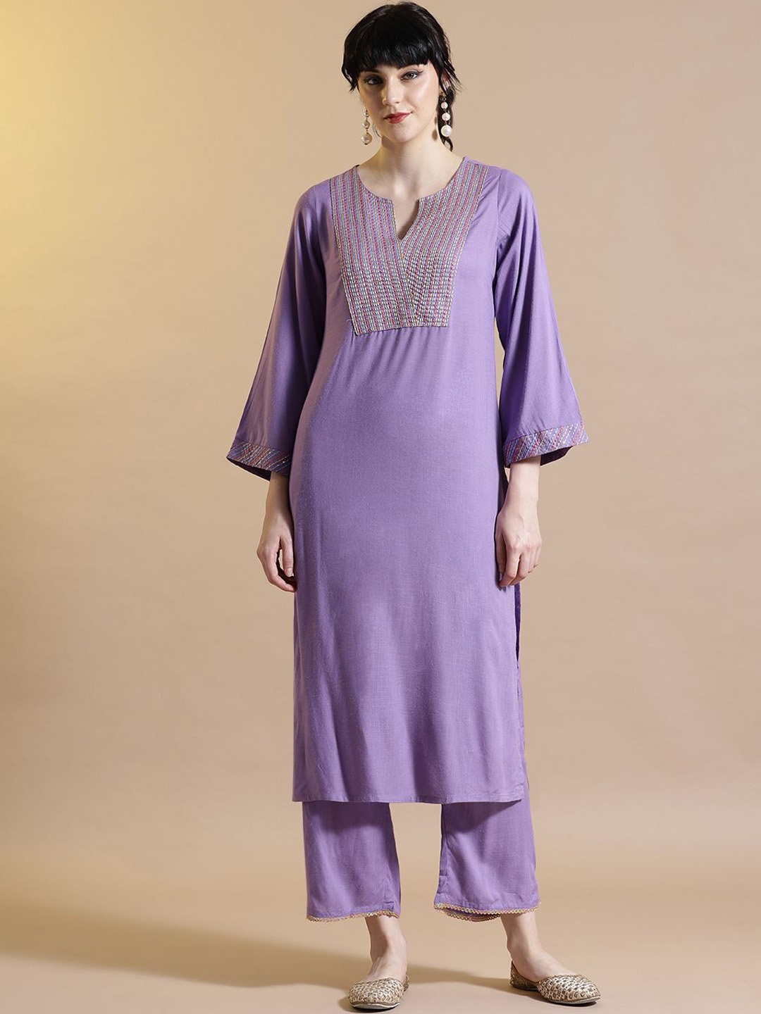 

STYLEBAAZI Notch Neck Bell Sleeves Thread Work Straight Kurta With Trousers, Purple