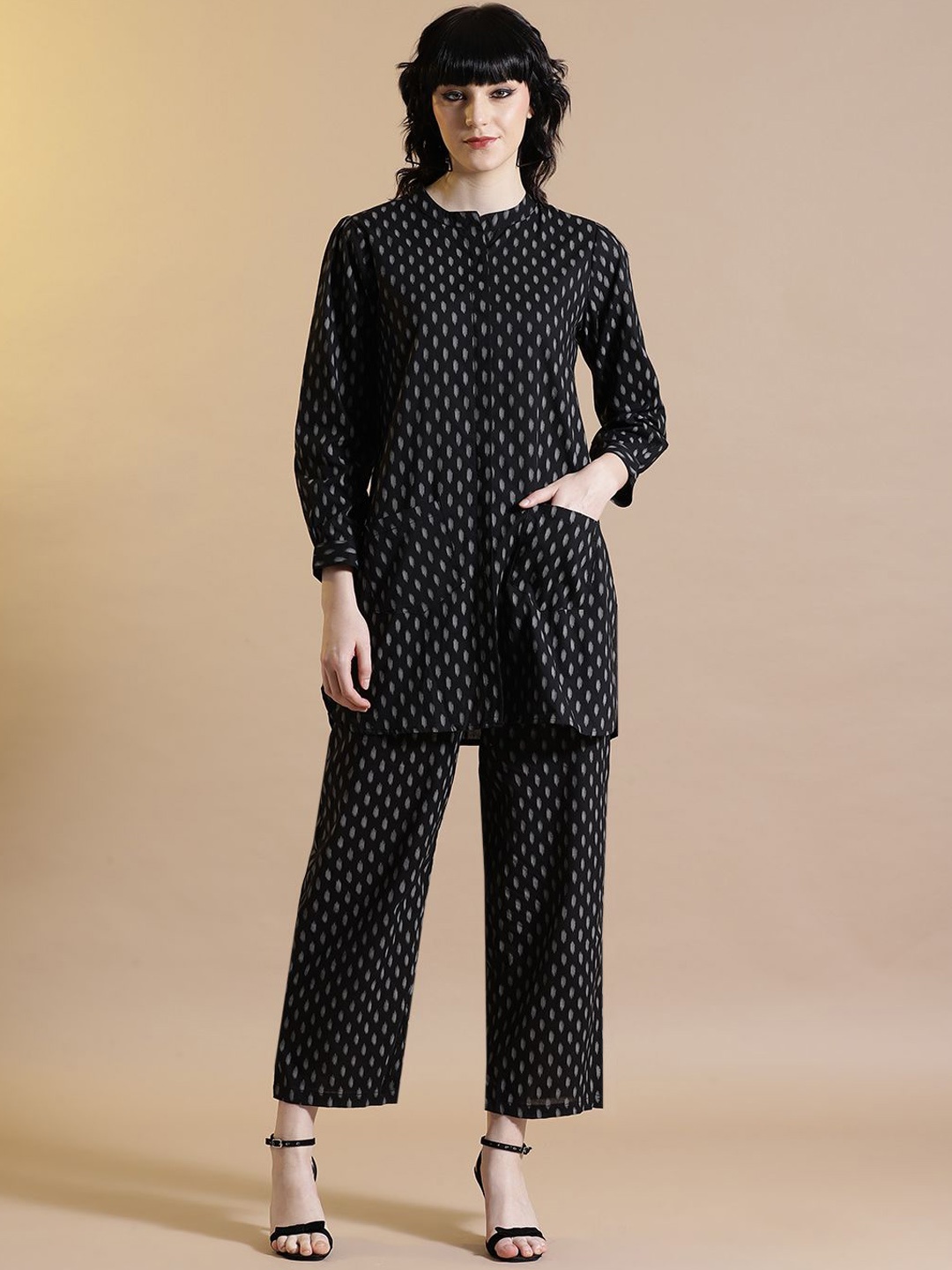 

STYLEBAAZI Floral Embroidered Pure Cotton Straight Kurta With Trouser, Black