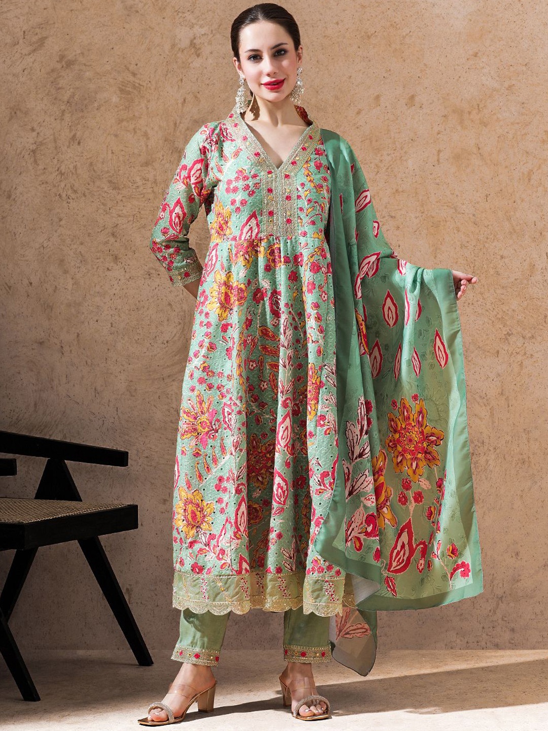 

STYLEBAAZI Floral Embroidered Pure Cotton Straight Kurta With Trouser & Dupatta, Green