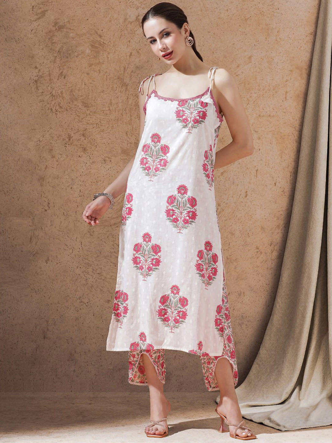 

STYLEBAAZI Floral Printed Straight Pure Cotton Kurta With Trousers, White