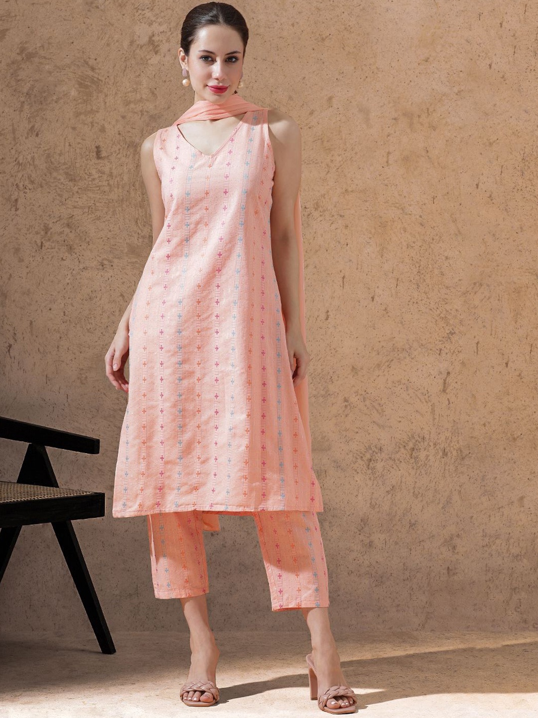 

STYLEBAAZI Women Ethnic Motifs Printed Regular Pure Cotton Kurta with Palazzos & With Dupatta, Peach