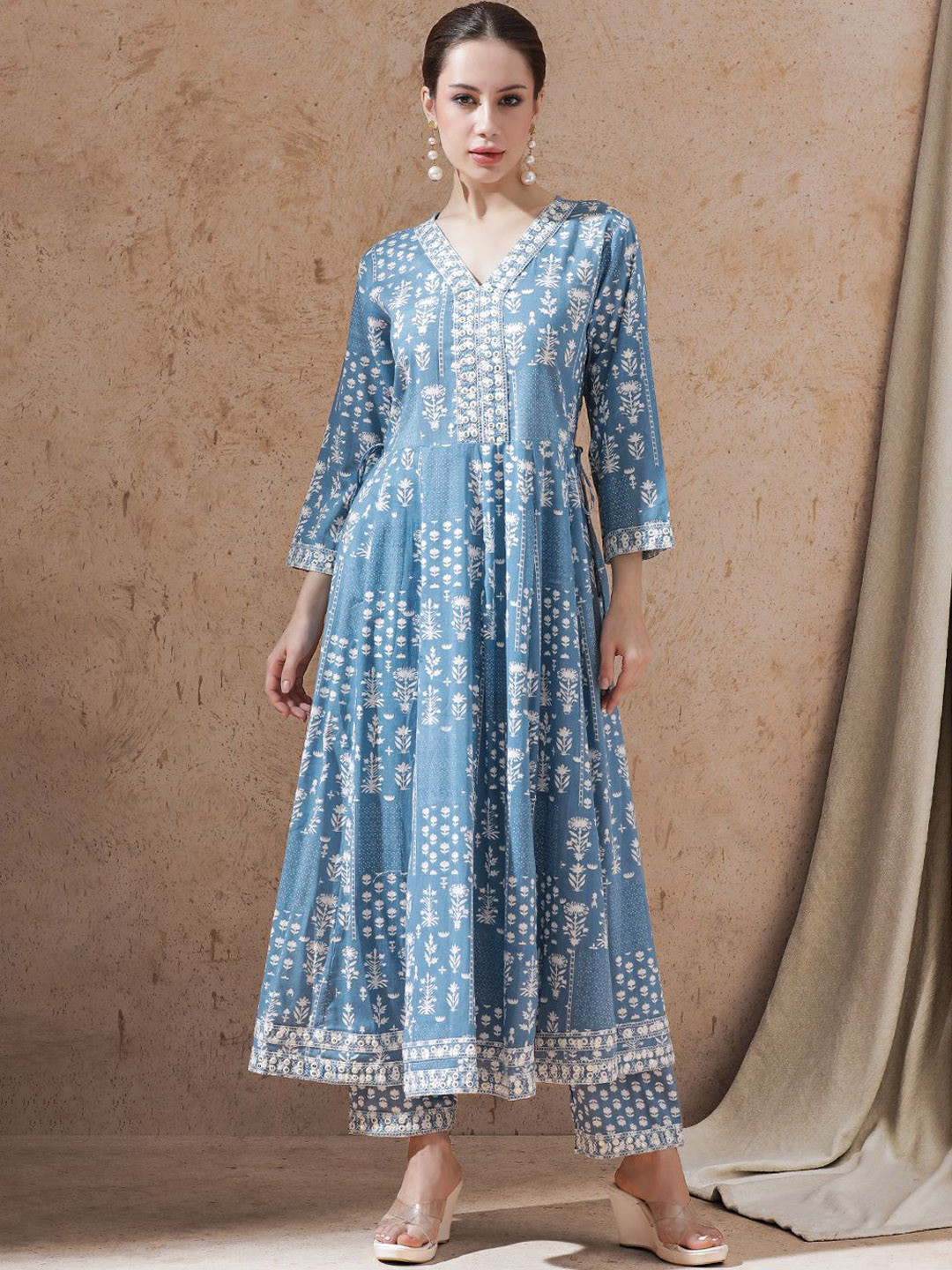 

STYLEBAAZI Floral Printed V-Neck Sequinned Pure Cotton Anarkali Kurta With Trousers, Blue