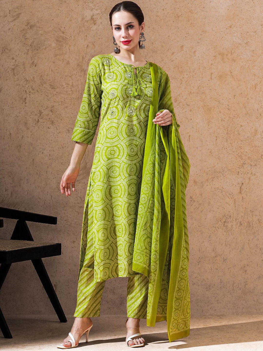 

STYLEBAAZI Floral Embroidered Pure Cotton Straight Kurta With Trouser & Dupatta, Green