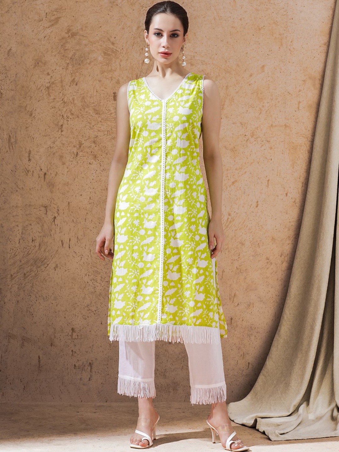 

STYLEBAAZI Floral Printed Lace V-Neck Kurta With Trouser, Yellow