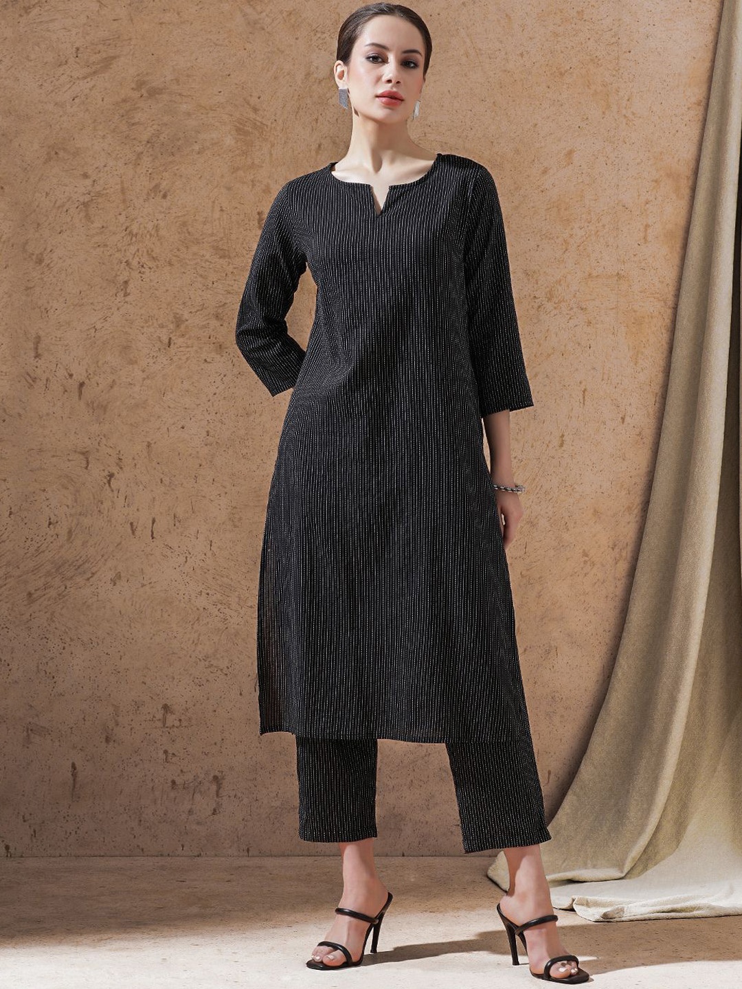 

STYLEBAAZI Embroidered Pure Cotton Kantha Work Notch Neck Straight Kurta With Trousers, Black
