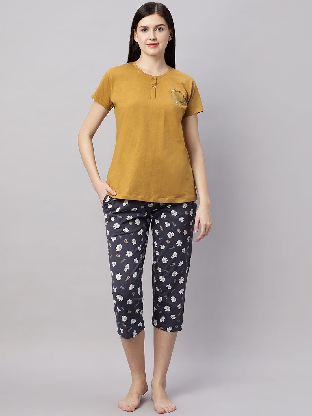 

QUIRA Women Floral Printed Night suit, Yellow