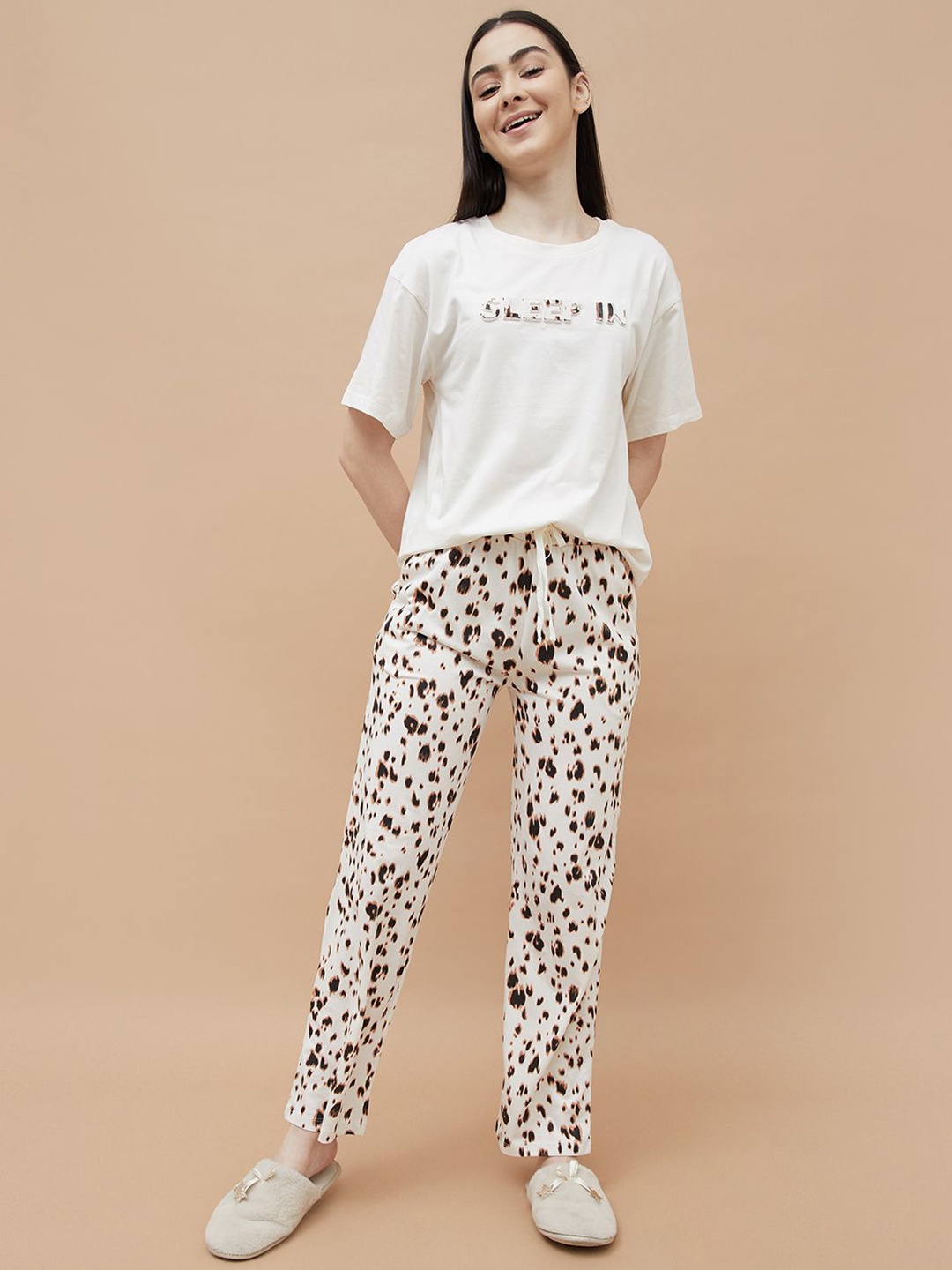 

Ginger by Lifestyle Women Printed Pure Cotton Night suit, Off white