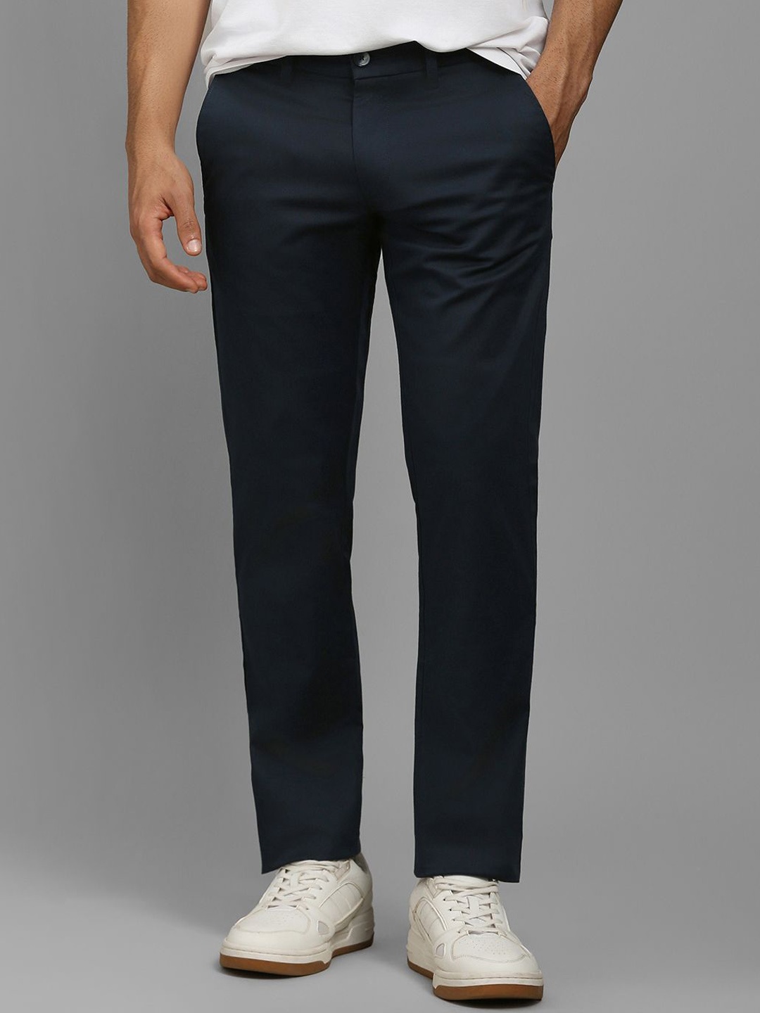 

Louis Philippe Sport Men Mid-Rise Slim Fit Trouser, Navy blue