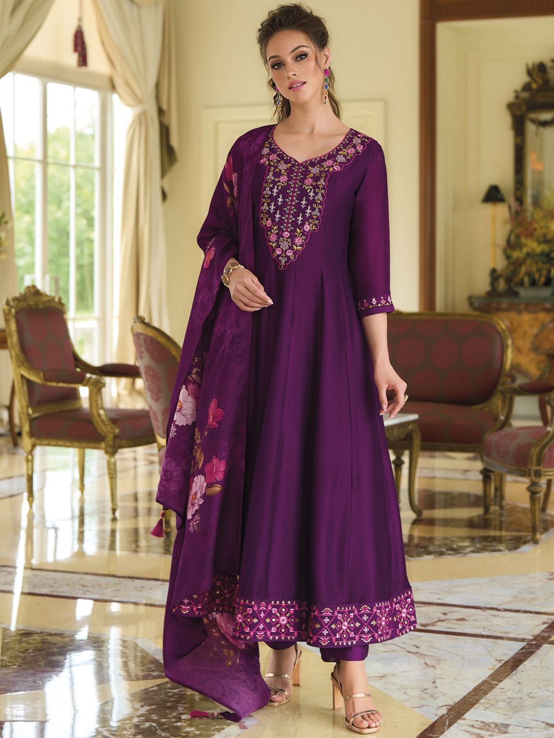 

VredeVogel Floral Embroidered Sweetheart Neck Anarkali Kurta With Trousers And Dupatta, Purple