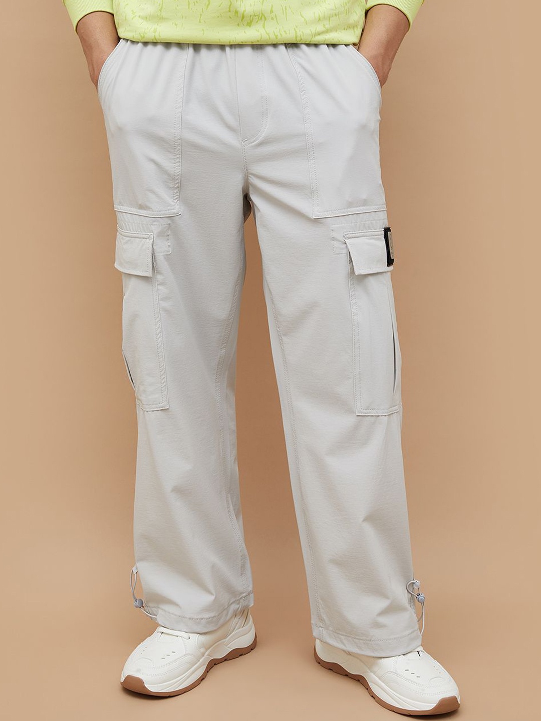

SmileyWorld Men Mid-Rise Cargos Trousers, Grey