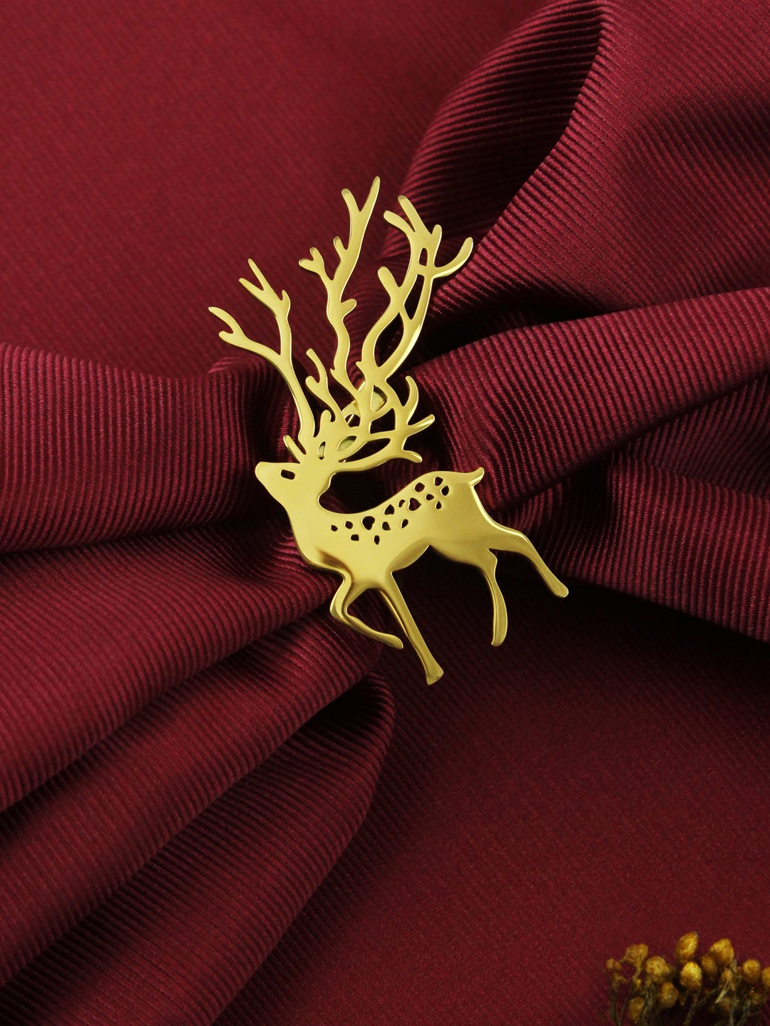 

House of Pataudi Men Gold-Plated Deer Brooch