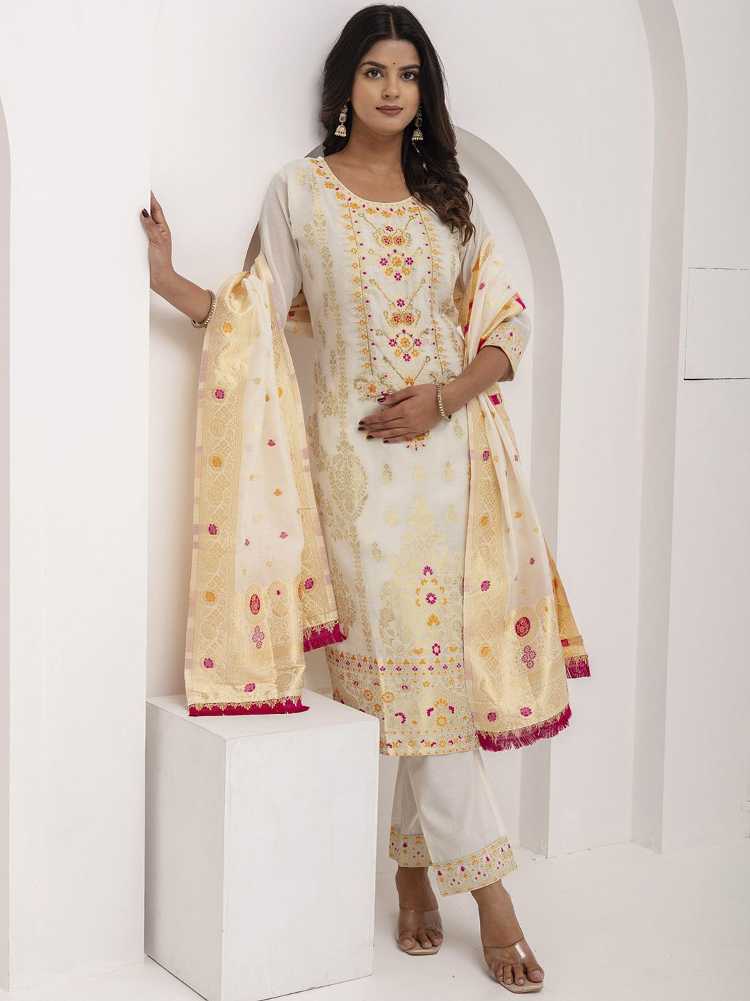 

VredeVogel Embroidered Woven Design Sequinned Jacquard Silk Kurta With Trousers & Dupatta, White