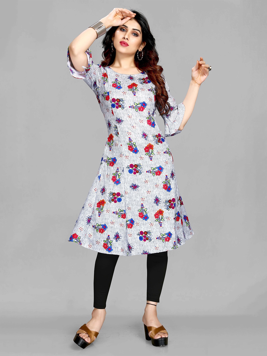

Krimmple Women Printed Round Neck Straight Kurta, Pink