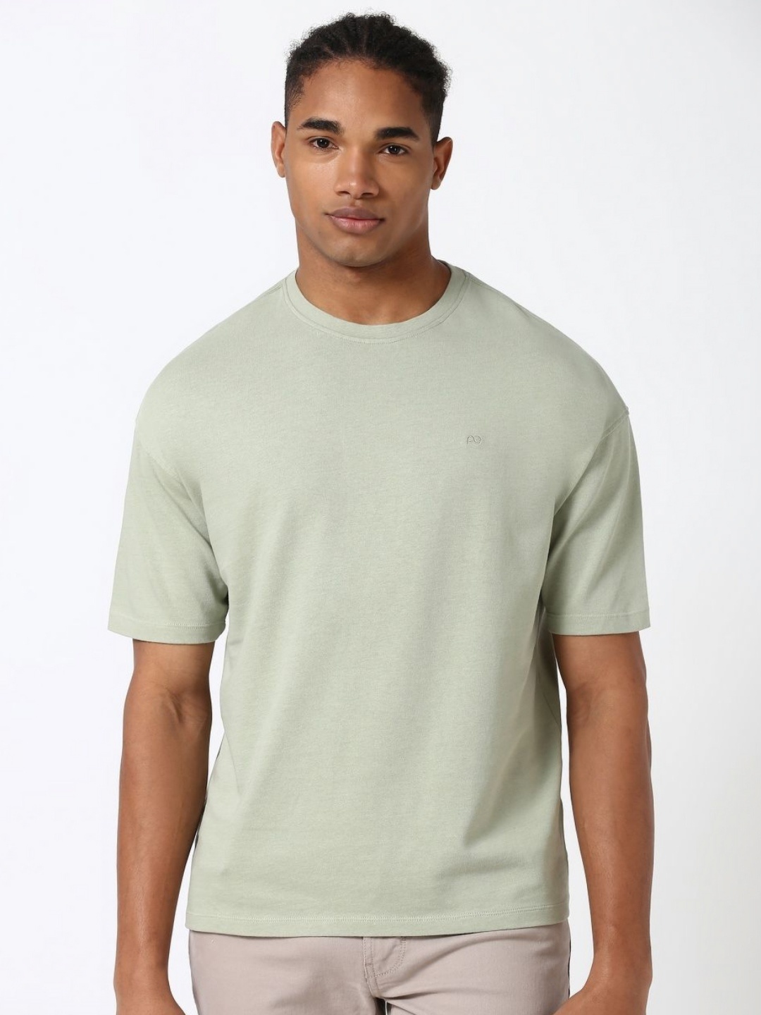 

Peter England Casuals Men Graphic Printed Round Neck Cotton T-shirt, Green