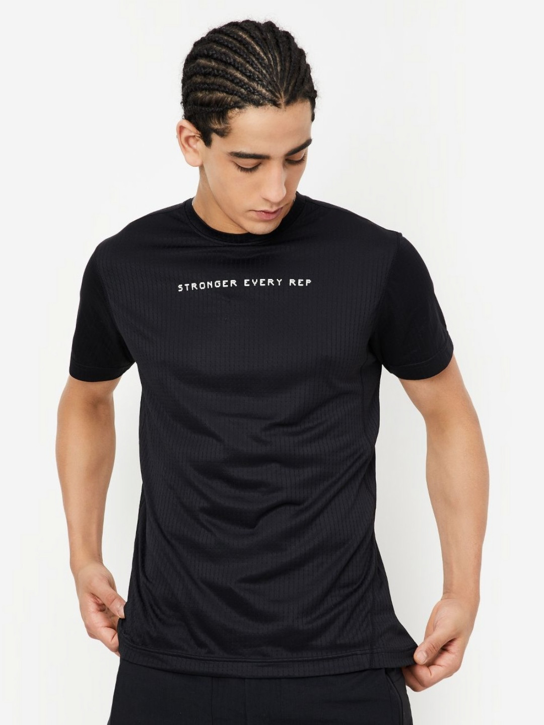 

max Men Typography Printed Round Neck T-shirt, Black