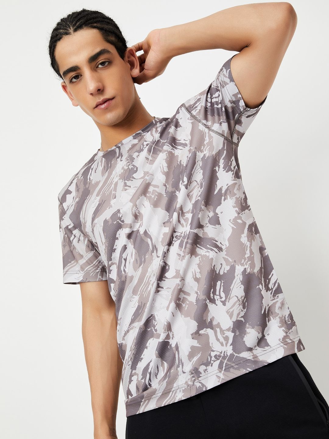 

max Men Abstract Printed Round Neck T-shirt, White