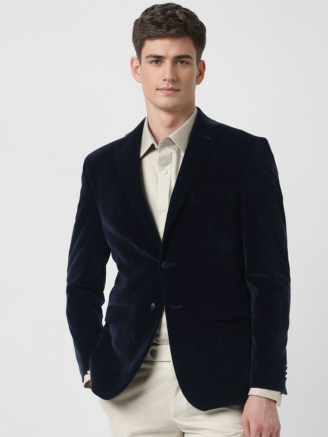 

Peter England Elite Slim-Fit Single Breasted Velvet Formal Blazer, Navy blue