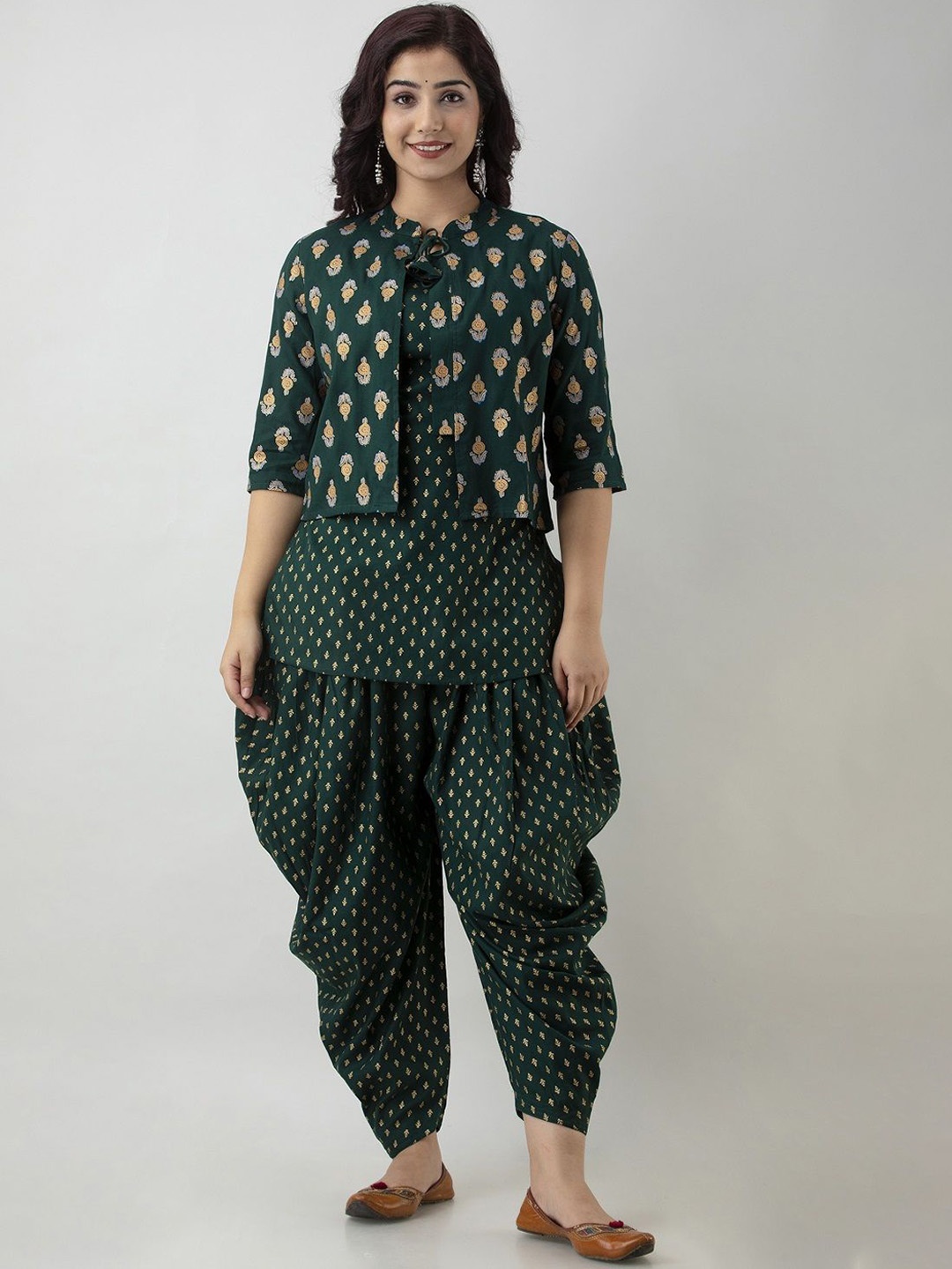 

SHEESHAM Floral Printed Straight Kurti With Dhoti Pants And Jacket, Green