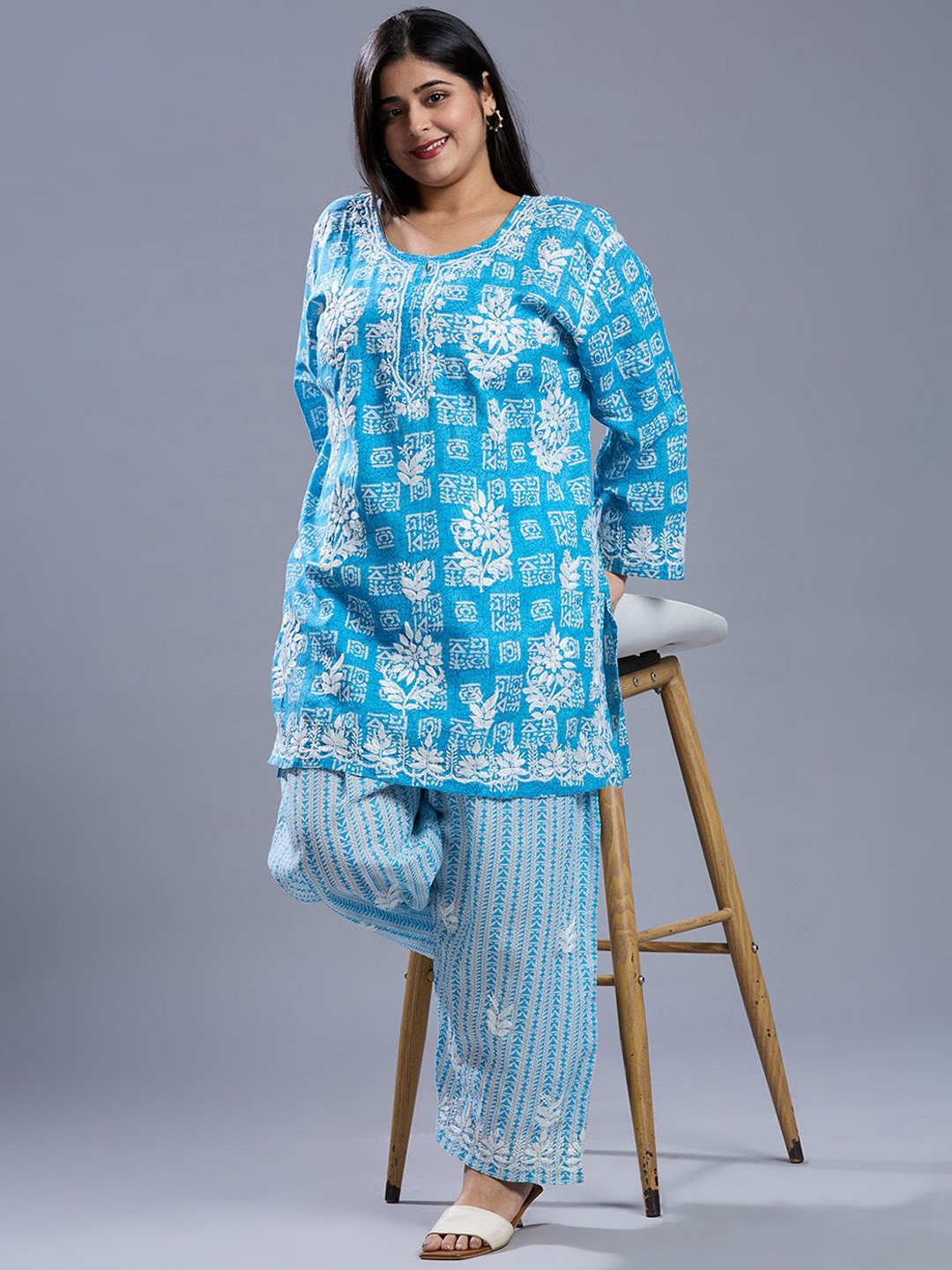 

Indiankala4u Printed Round Neck Tunic With Trouser, Blue