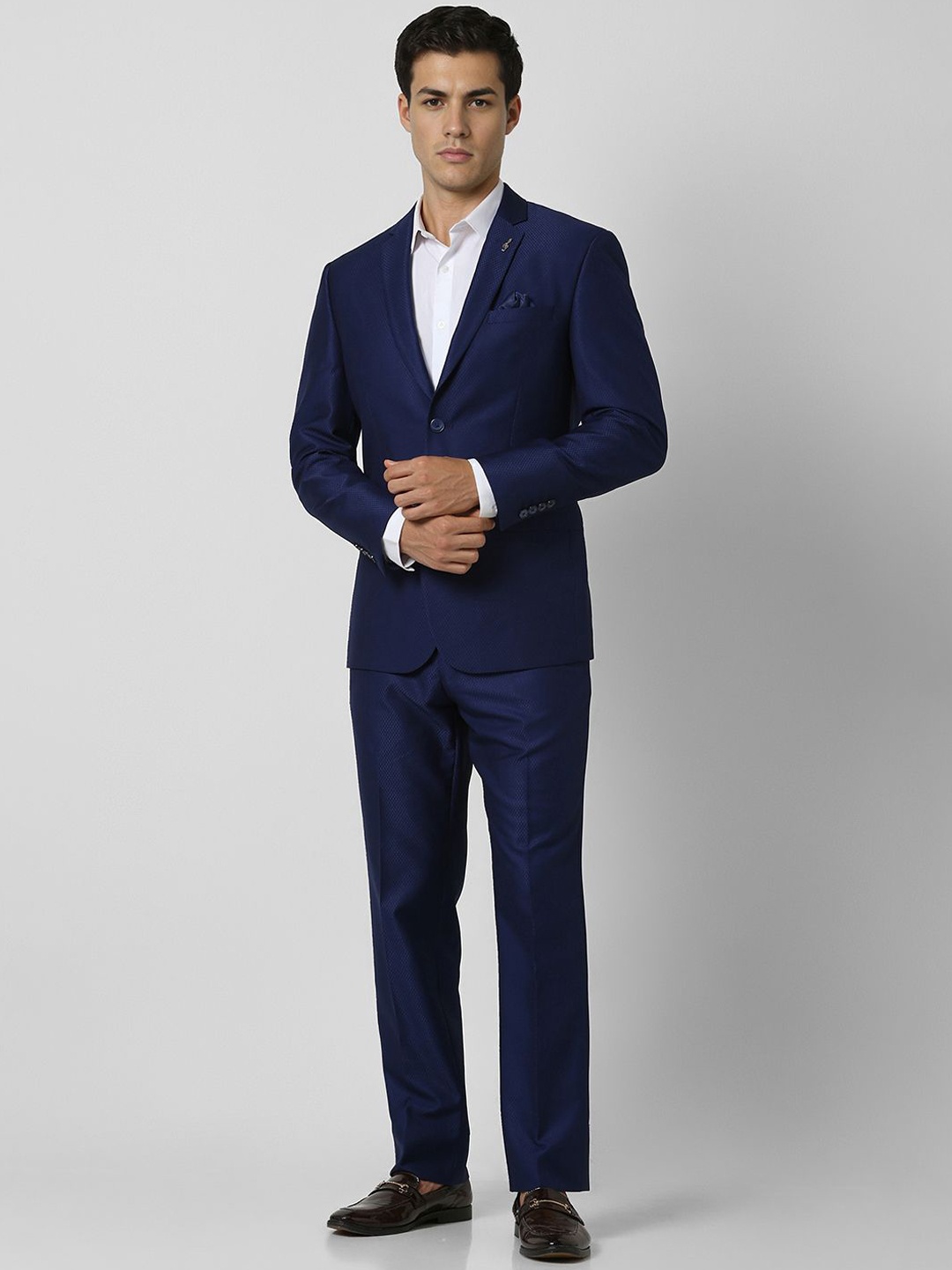 

Van Heusen Men 2-Pc Self Design Notched Lapel Single Breasted Suit, Navy blue